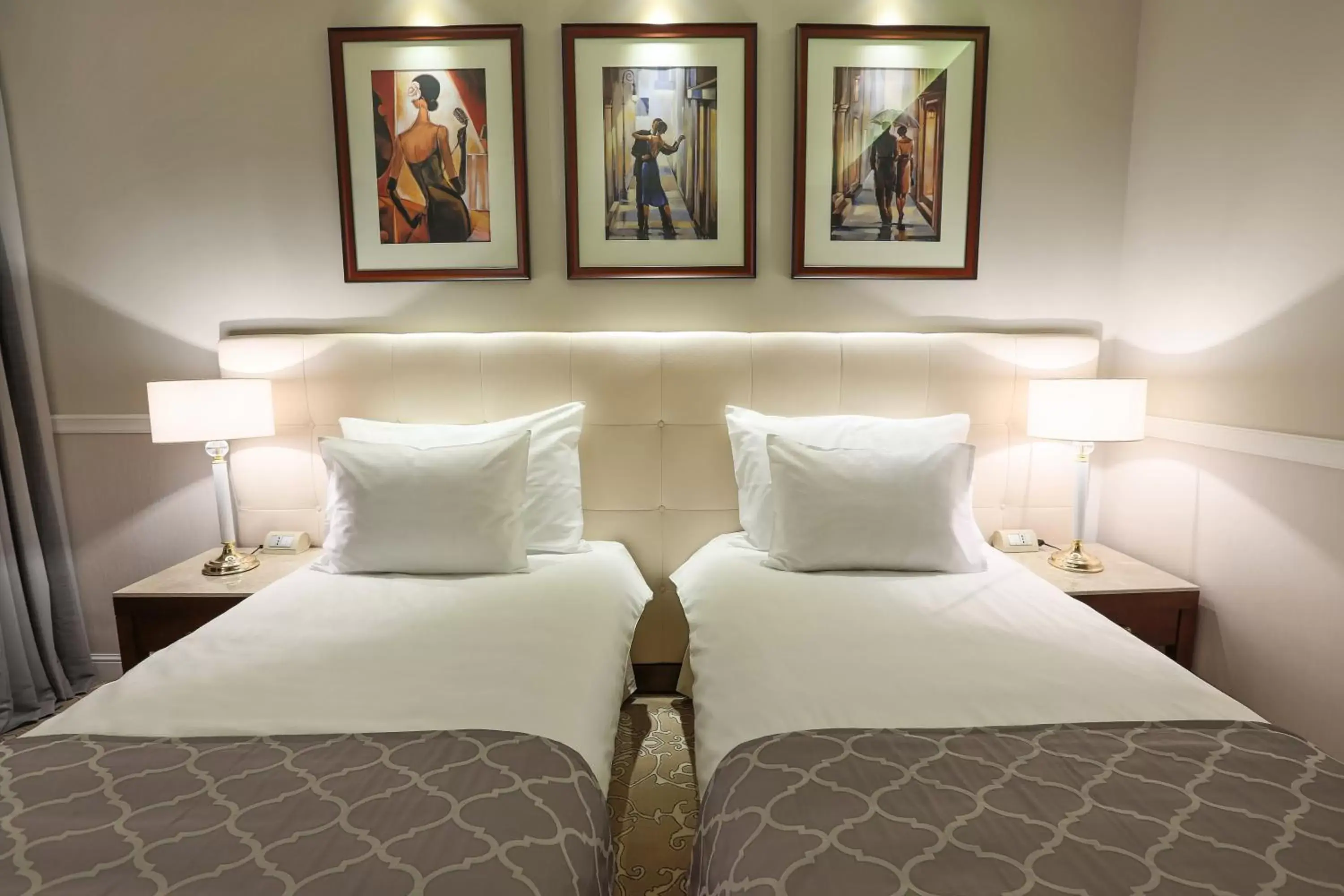 Bed in Hotel International Iasi