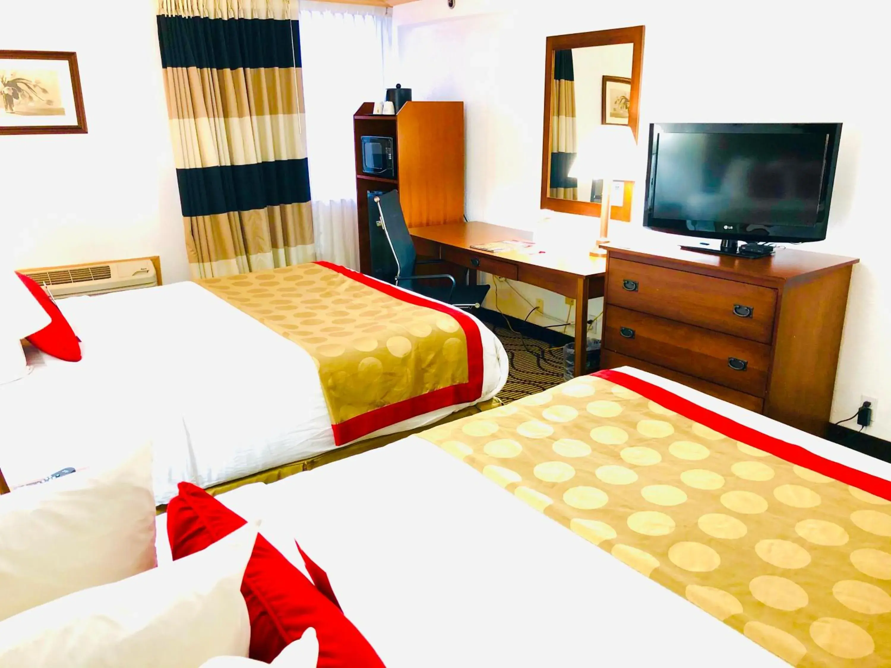 Bed in Ramada by Wyndham Birmingham Airport