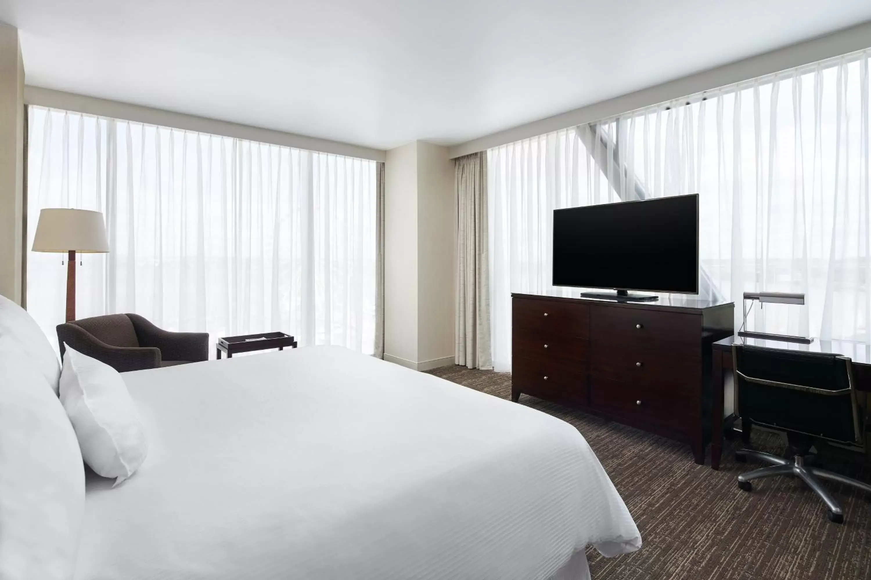 Photo of the whole room, Bed in The Westin Washington National Harbor