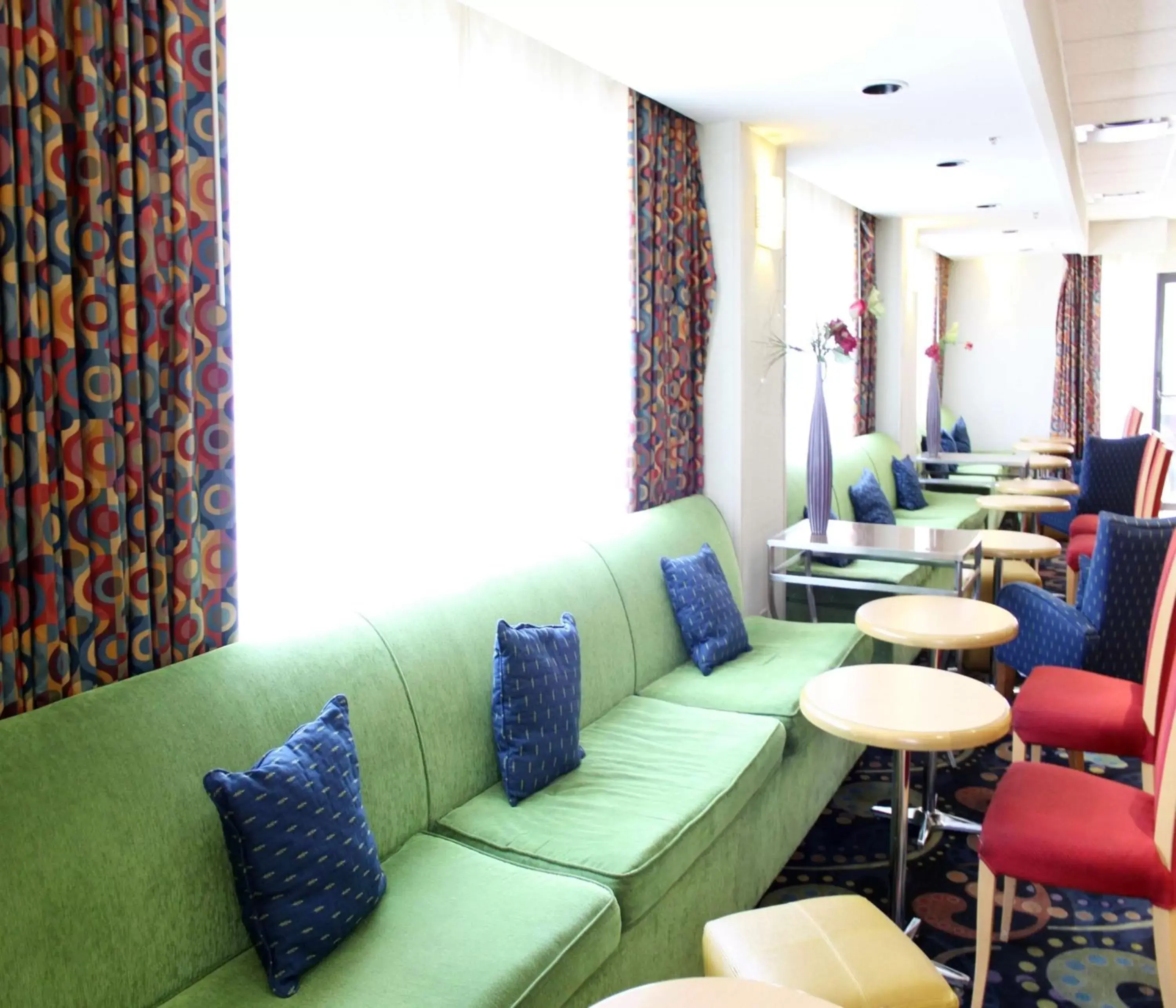 Lobby or reception, Seating Area in Hampton by Hilton Saltillo Zona Aeropuerto