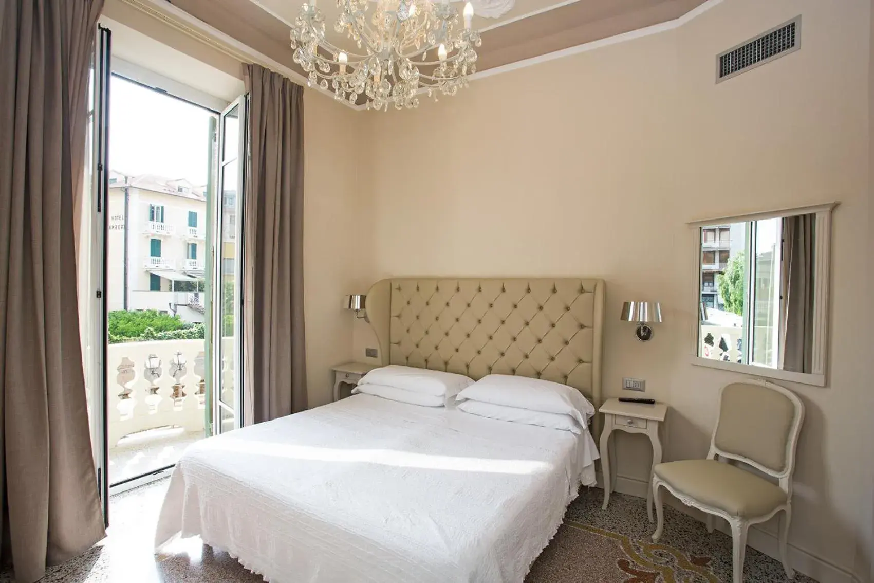 Bed in Hotel Dei Fiori Restaurant - Meeting & Spa
