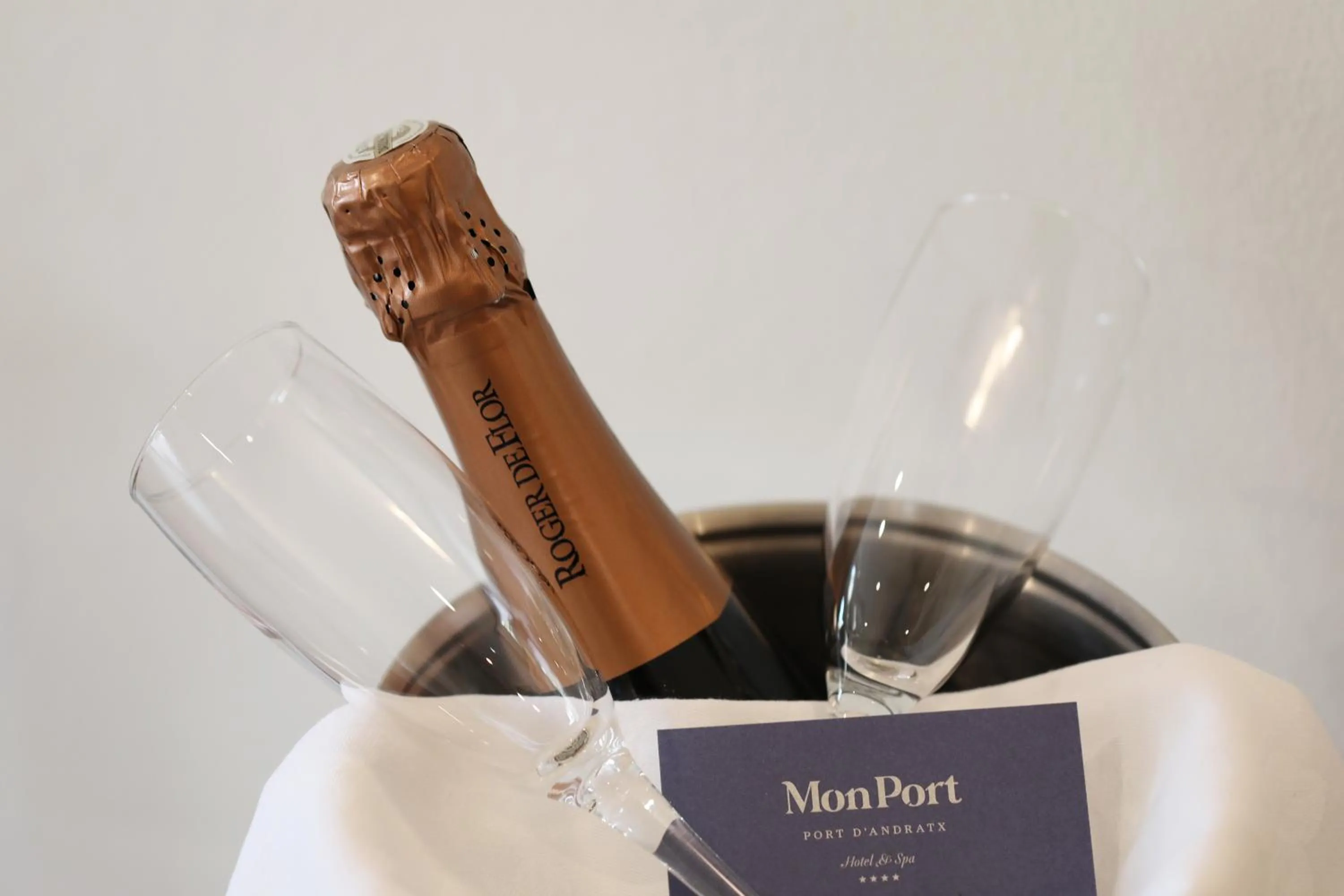 Drinks in Mon Port Hotel & Spa