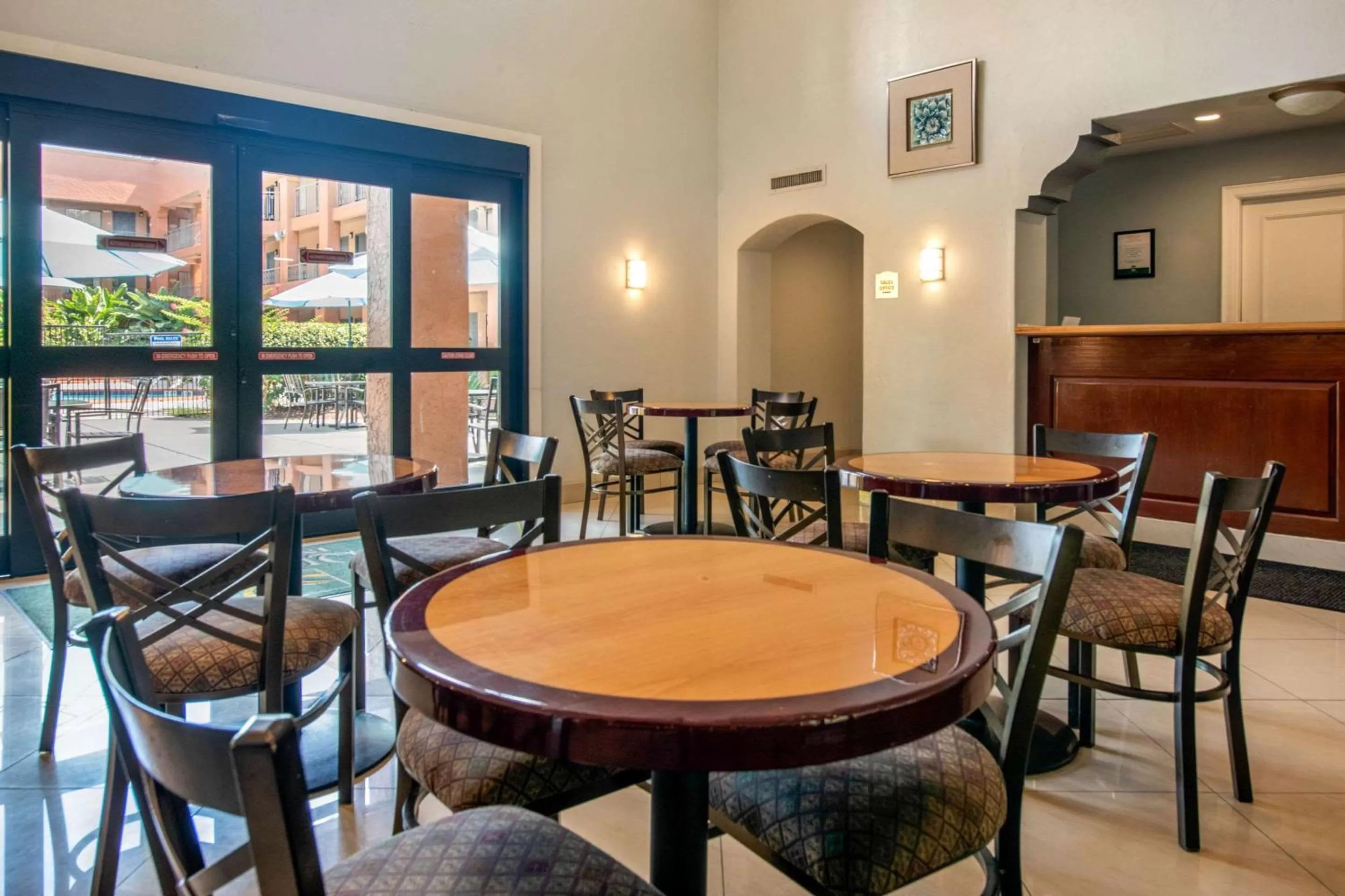 Restaurant/places to eat in Quality Inn & Suites Jacksonville-Baymeadows