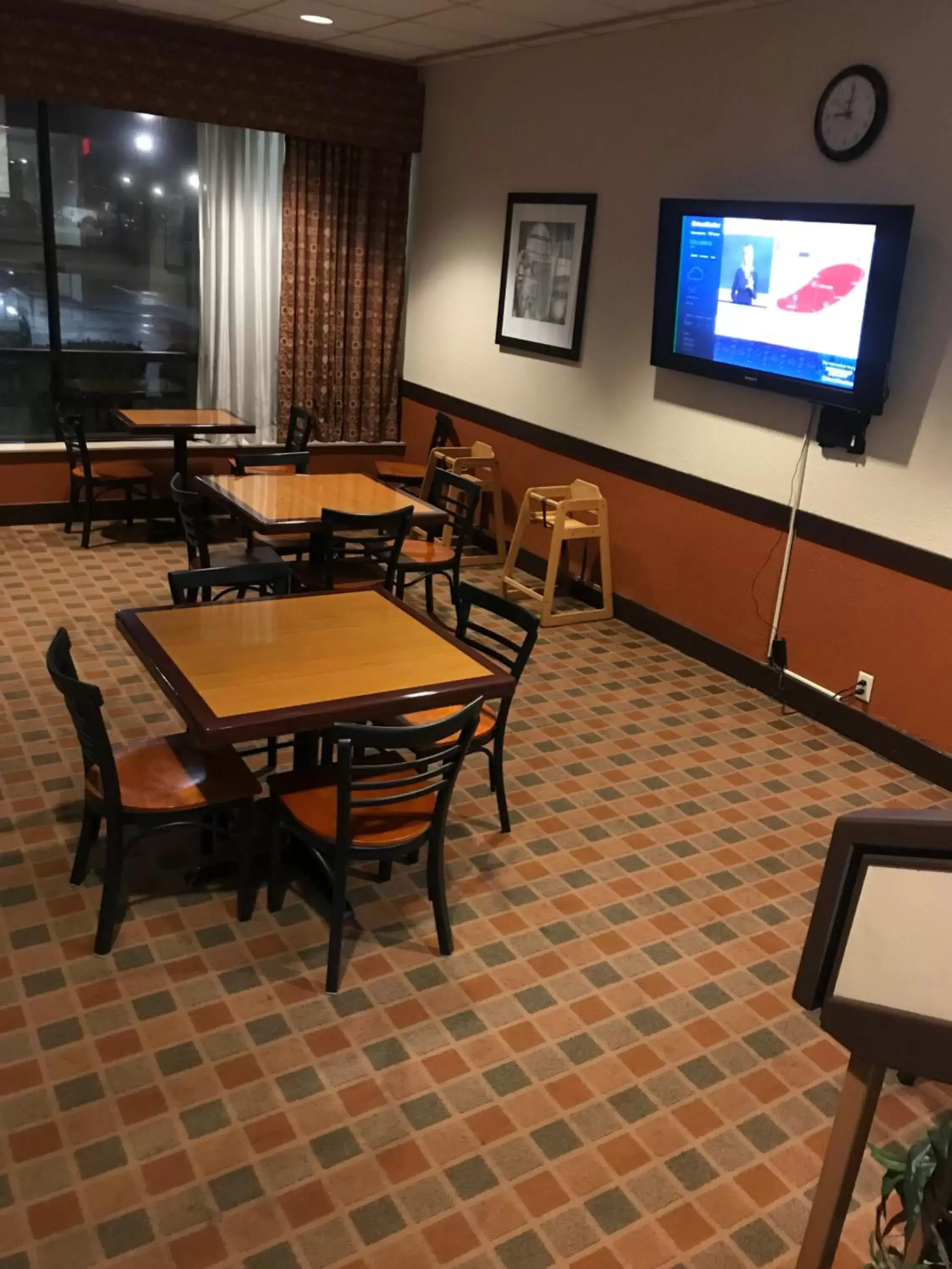 Continental breakfast, Restaurant/Places to Eat in Baymont by Wyndham Cincinnati Sharonville