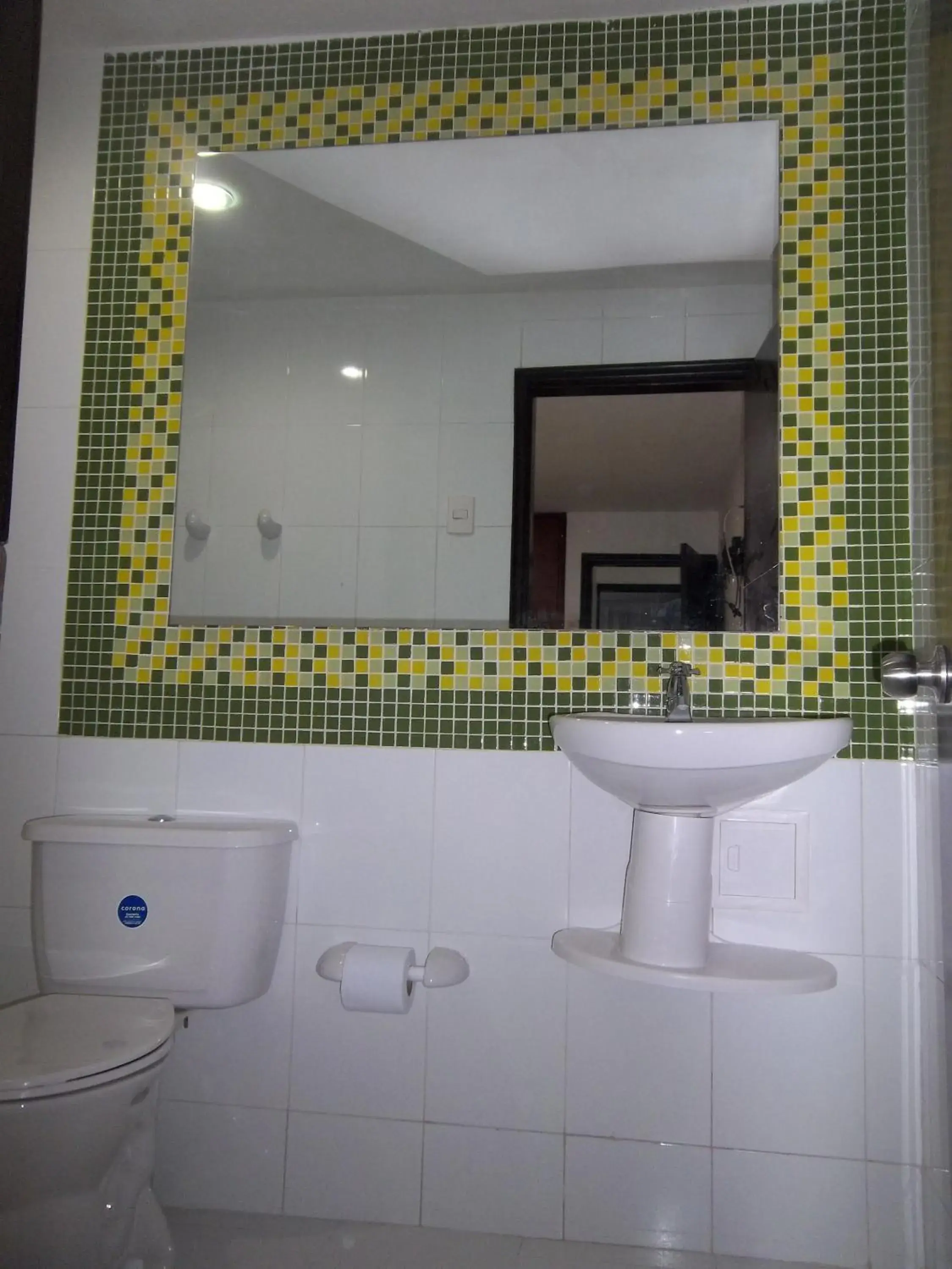 Bathroom in Hotel Golden House