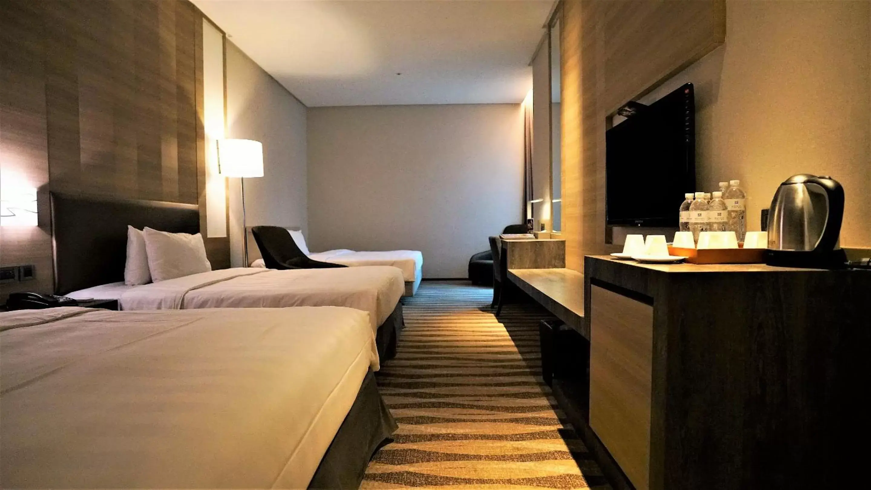 Photo of the whole room, Bed in City Suites - Kaohsiung Chenai