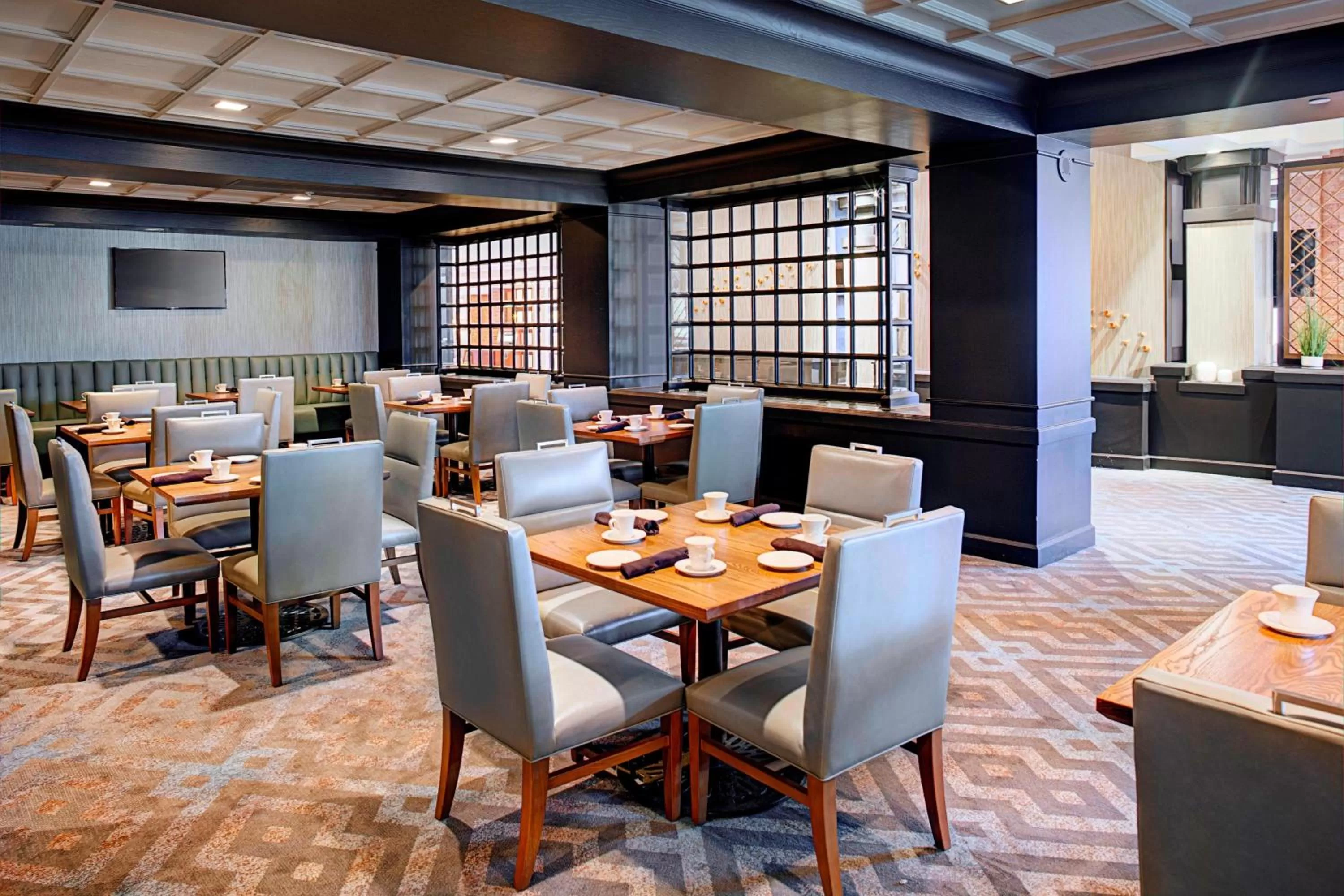 Lounge or bar in Colorado Springs Marriott