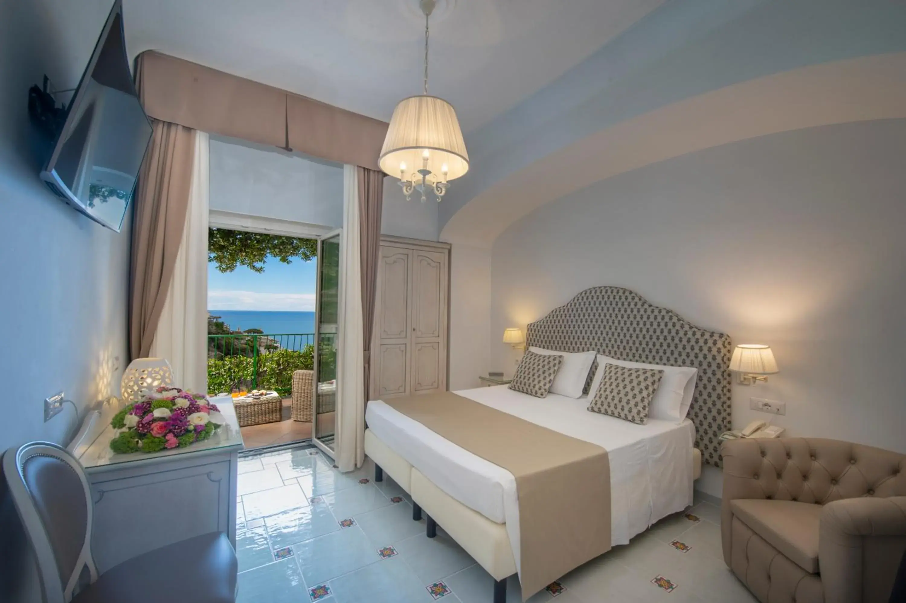 Deluxe Double Room with Sea View in Hotel Pellegrino Deluxe Double Room with Sea View in Hotel Pellegrino