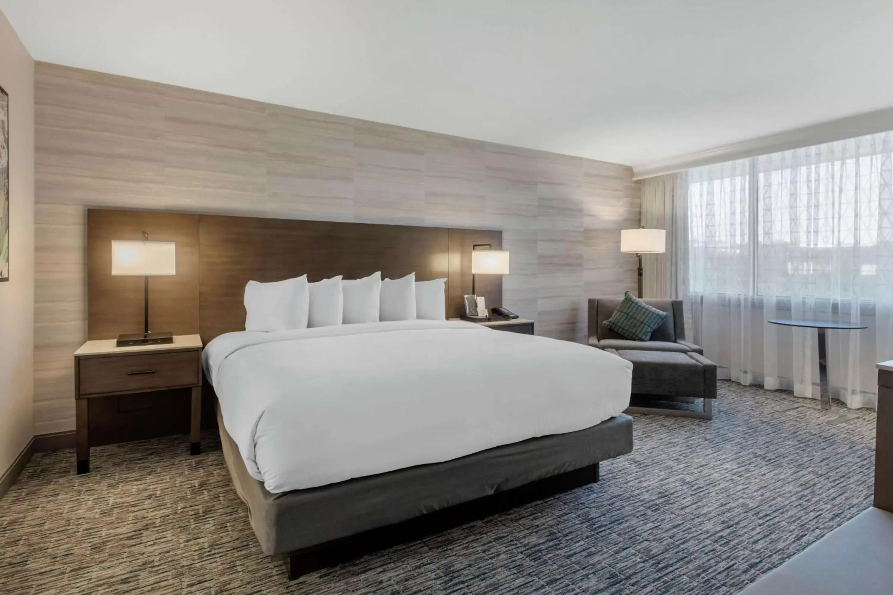 King Room in DoubleTree Birmingham Perimeter Park King Room in DoubleTree Birmingham Perimeter Park