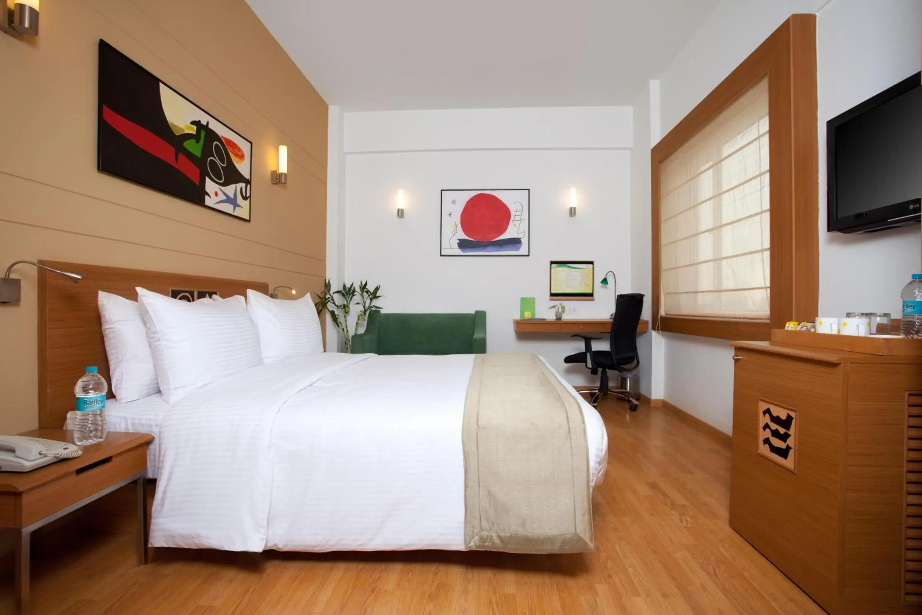 Bed in Lemon Tree Hotel Chandigarh Bed in Lemon Tree Hotel Chandigarh
