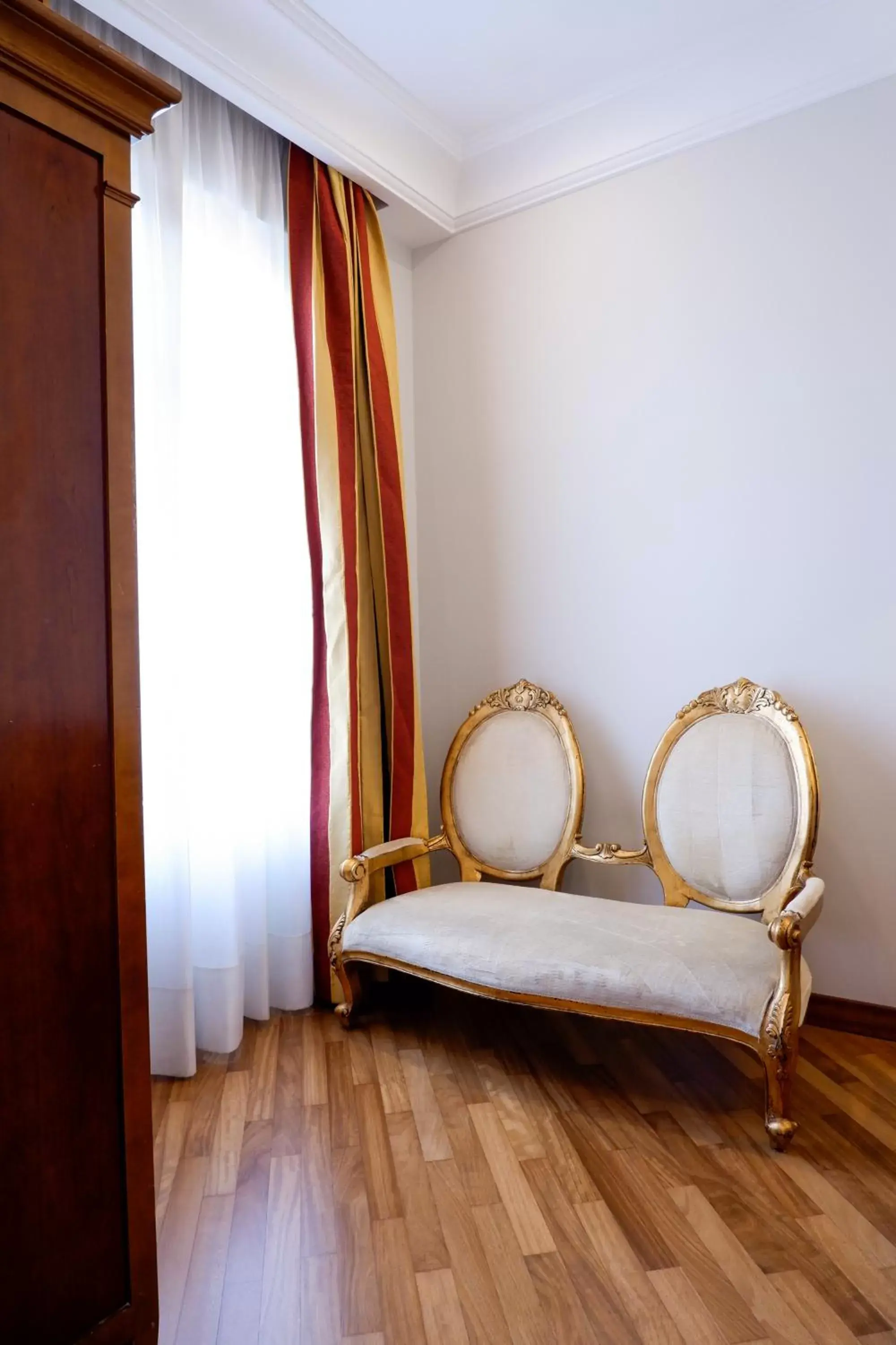 Decorative detail, Seating Area in Best Western Ai Cavalieri Hotel