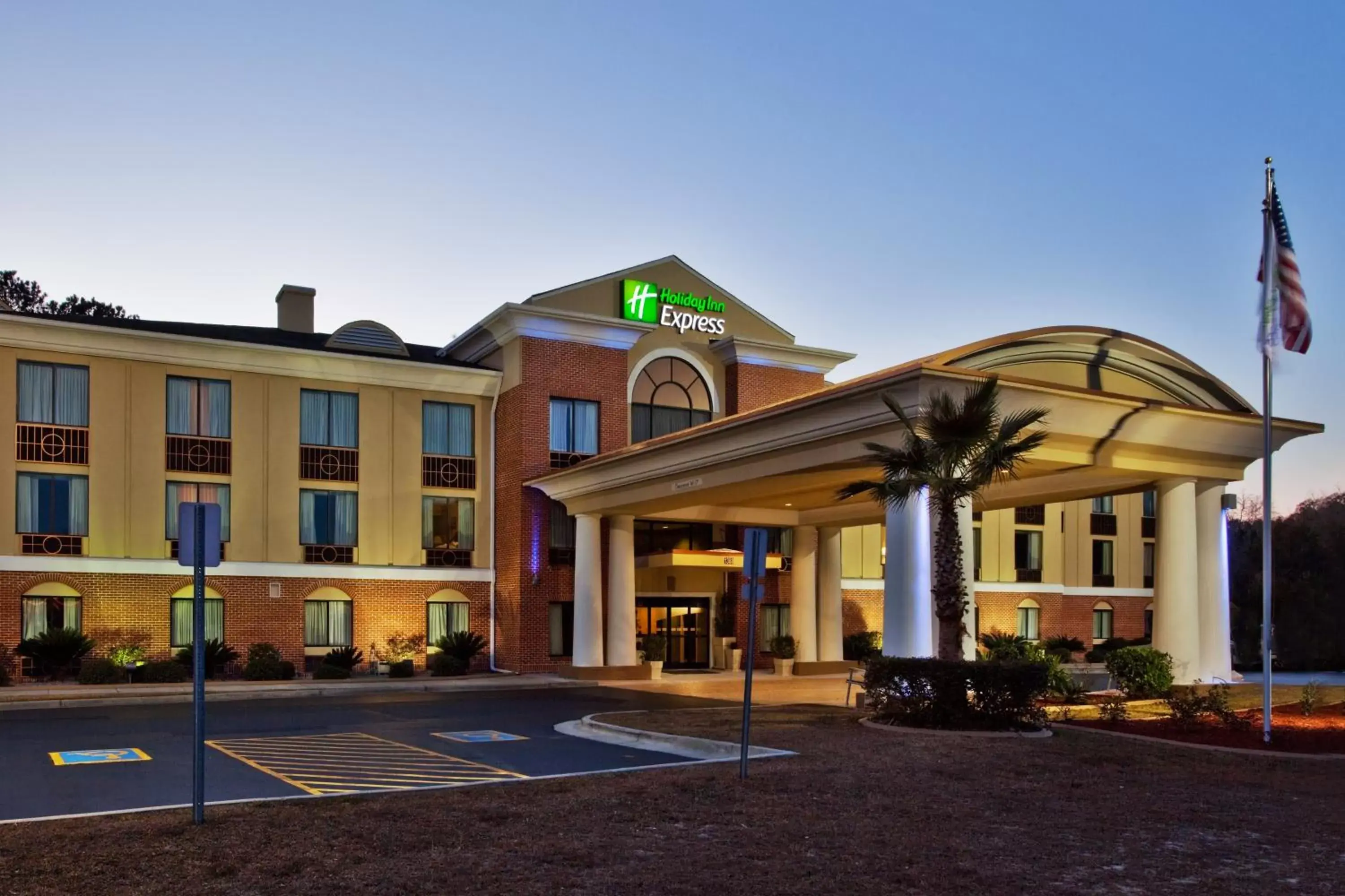 Property building in Holiday Inn Express Hotel & Suites Hinesville, an IHG Hotel