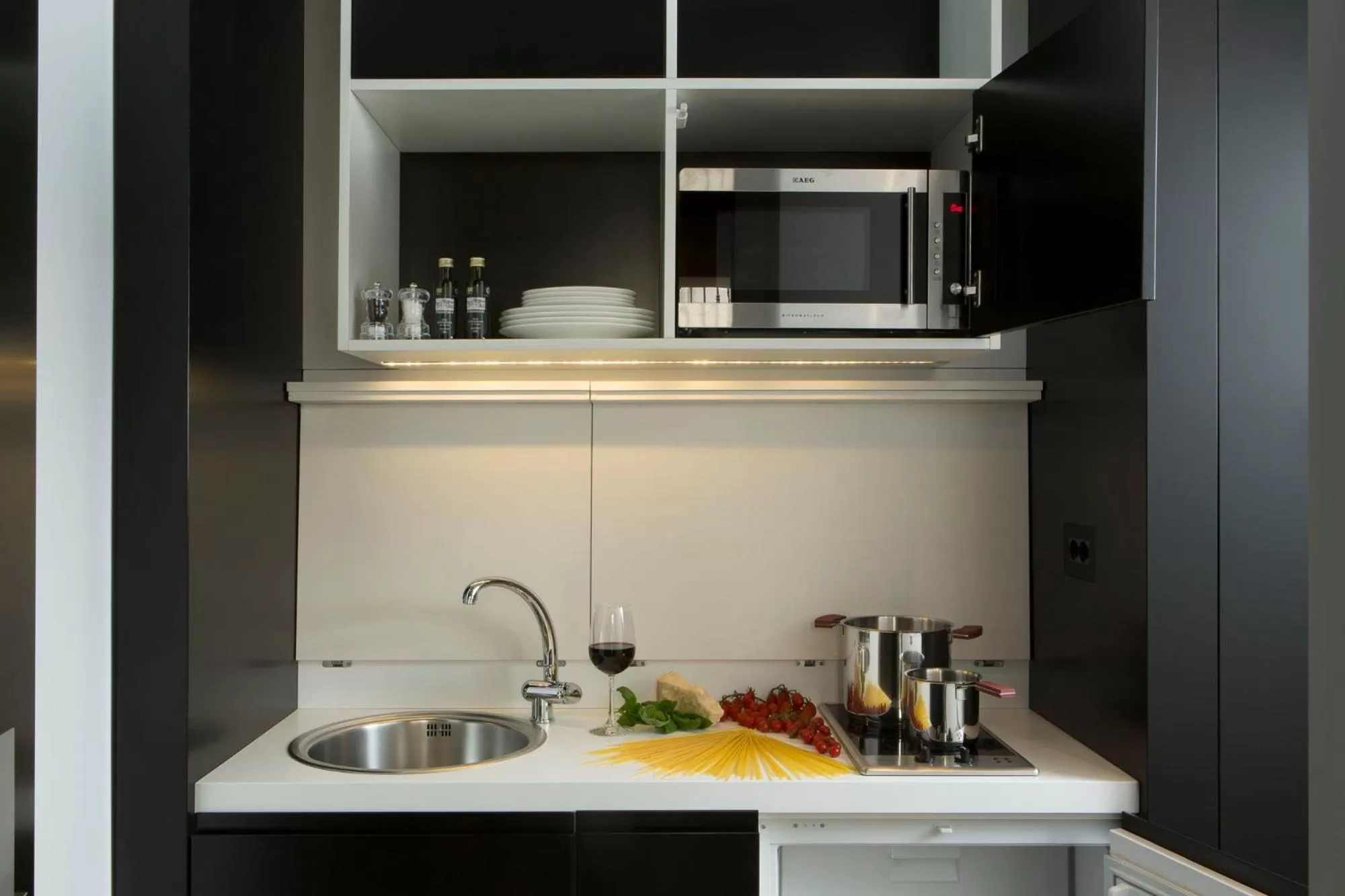 Kitchen or kitchenette in Corso 281 Luxury Suites