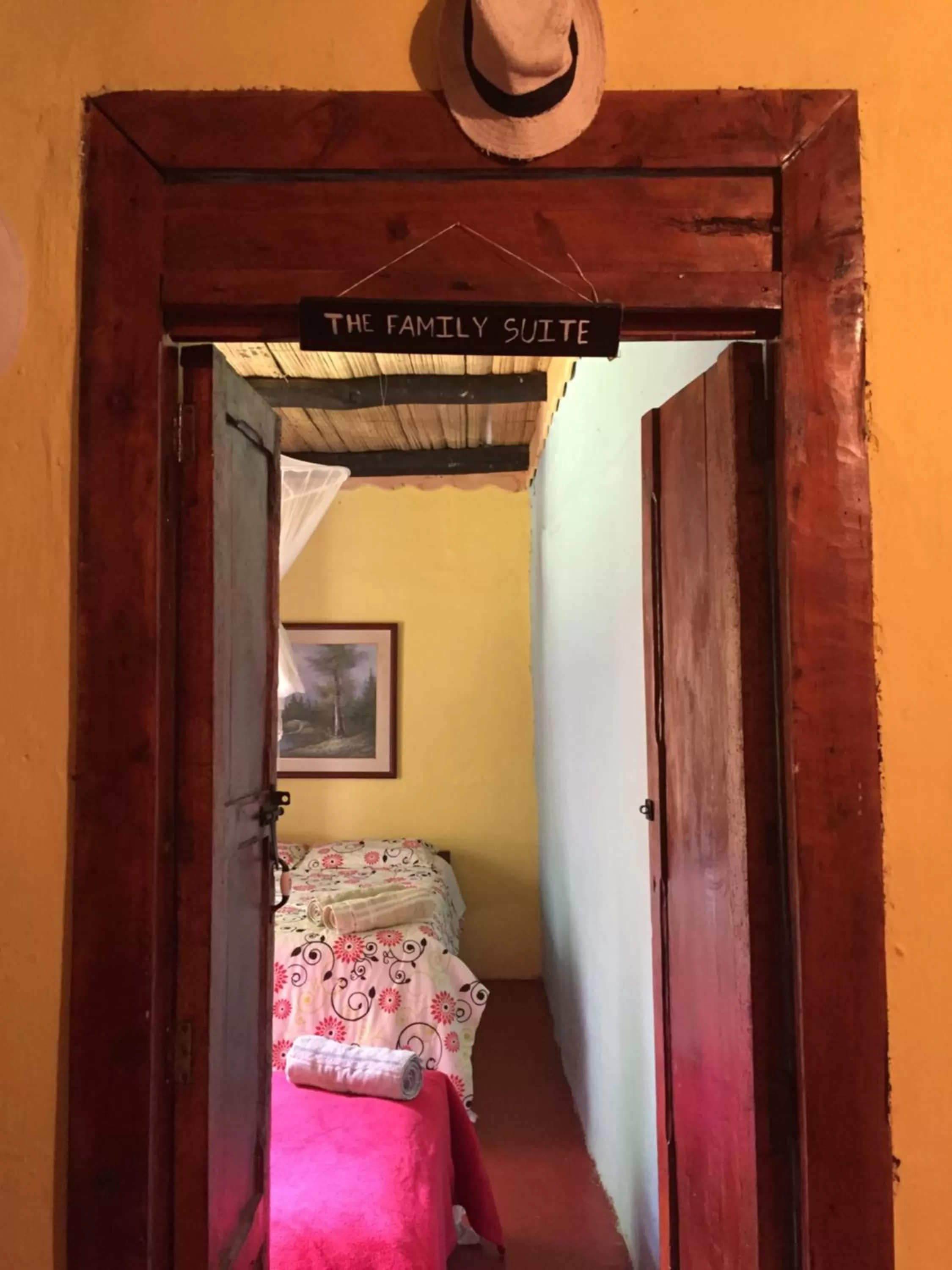 Photo of the whole room, Seating Area in Casa finca típica the lake hotel