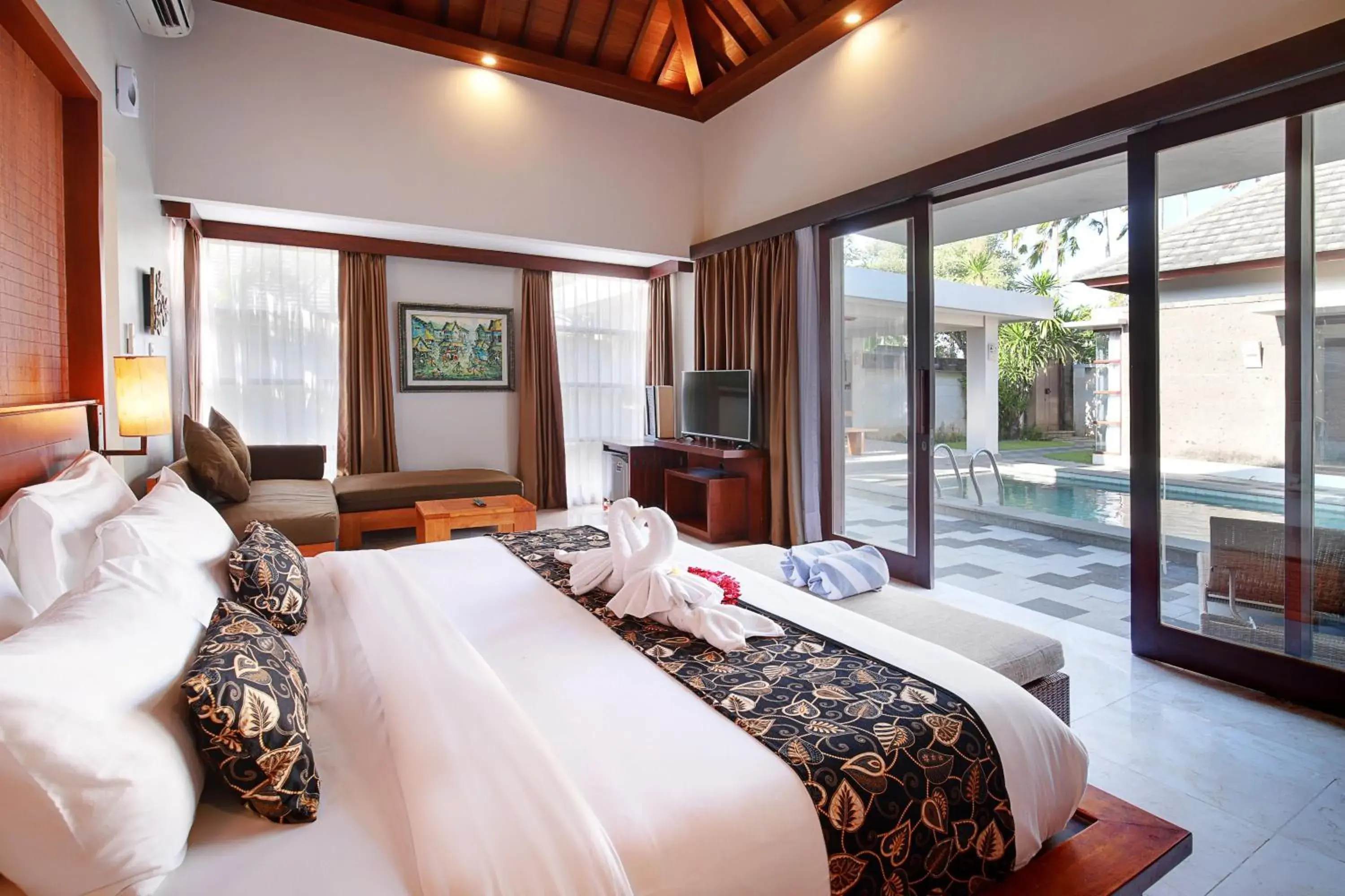 Bed in Lumbini Luxury Villas and Spa
