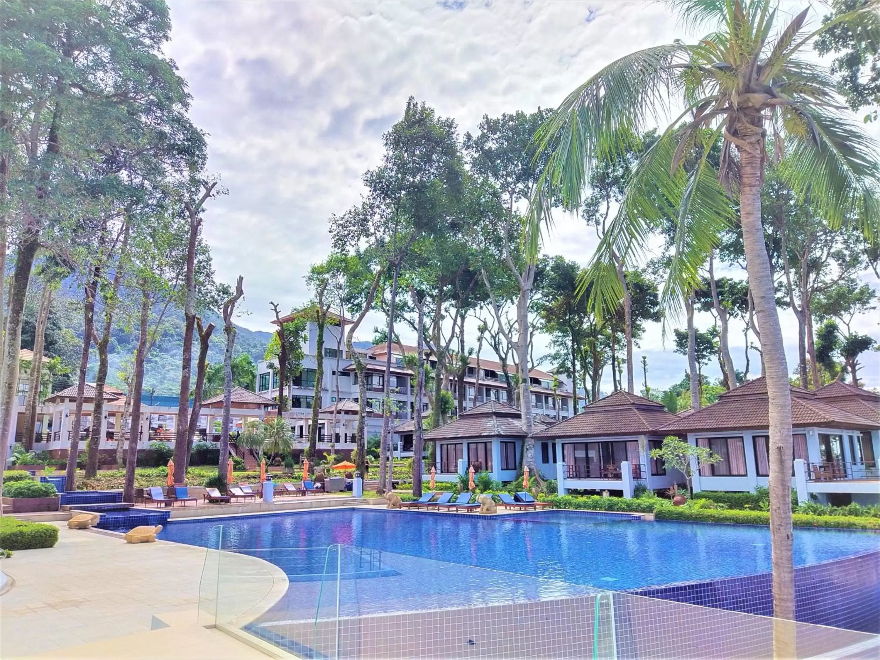 Pool view, Swimming Pool in Chang Buri Resort & Spa