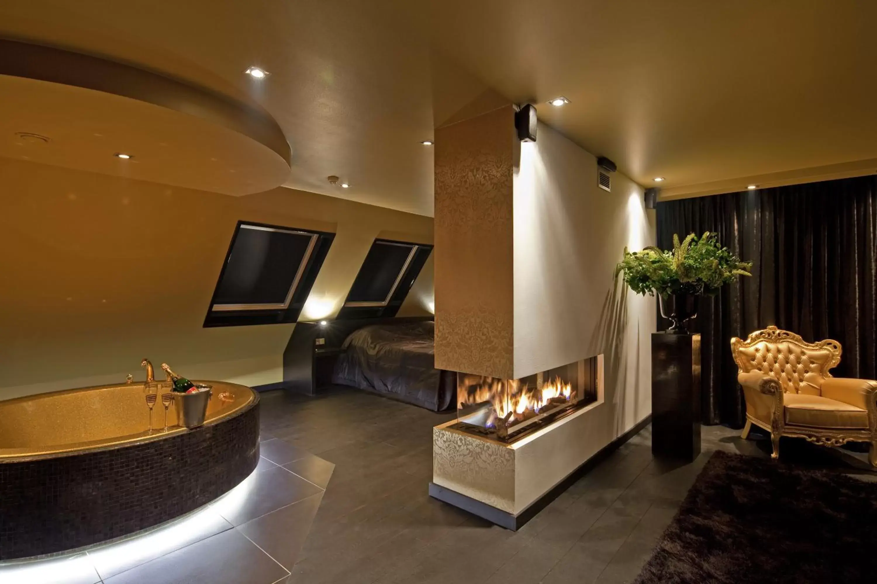 Seating area, Bathroom in Van der Valk Hotel Assen