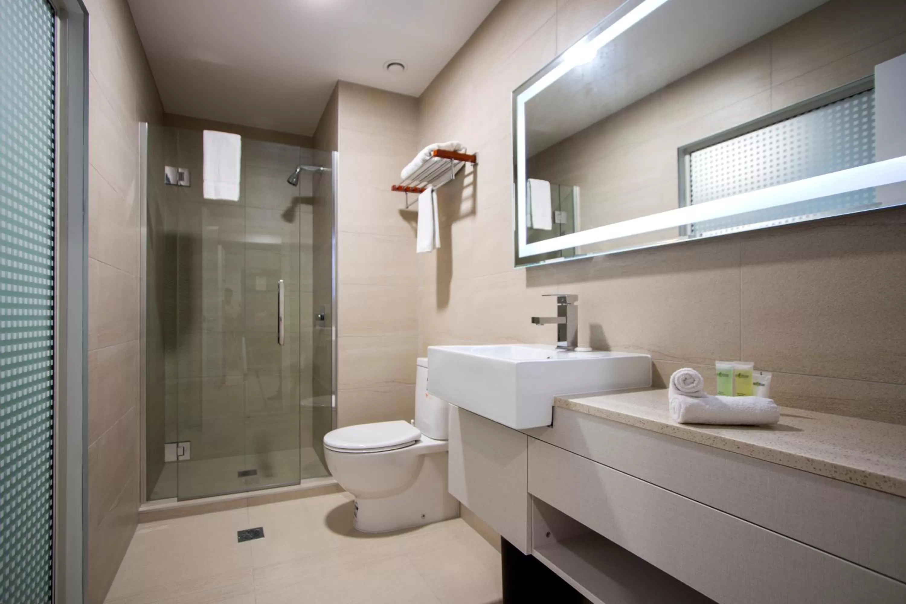 Bathroom in VR Queen Street Hotel & Suites