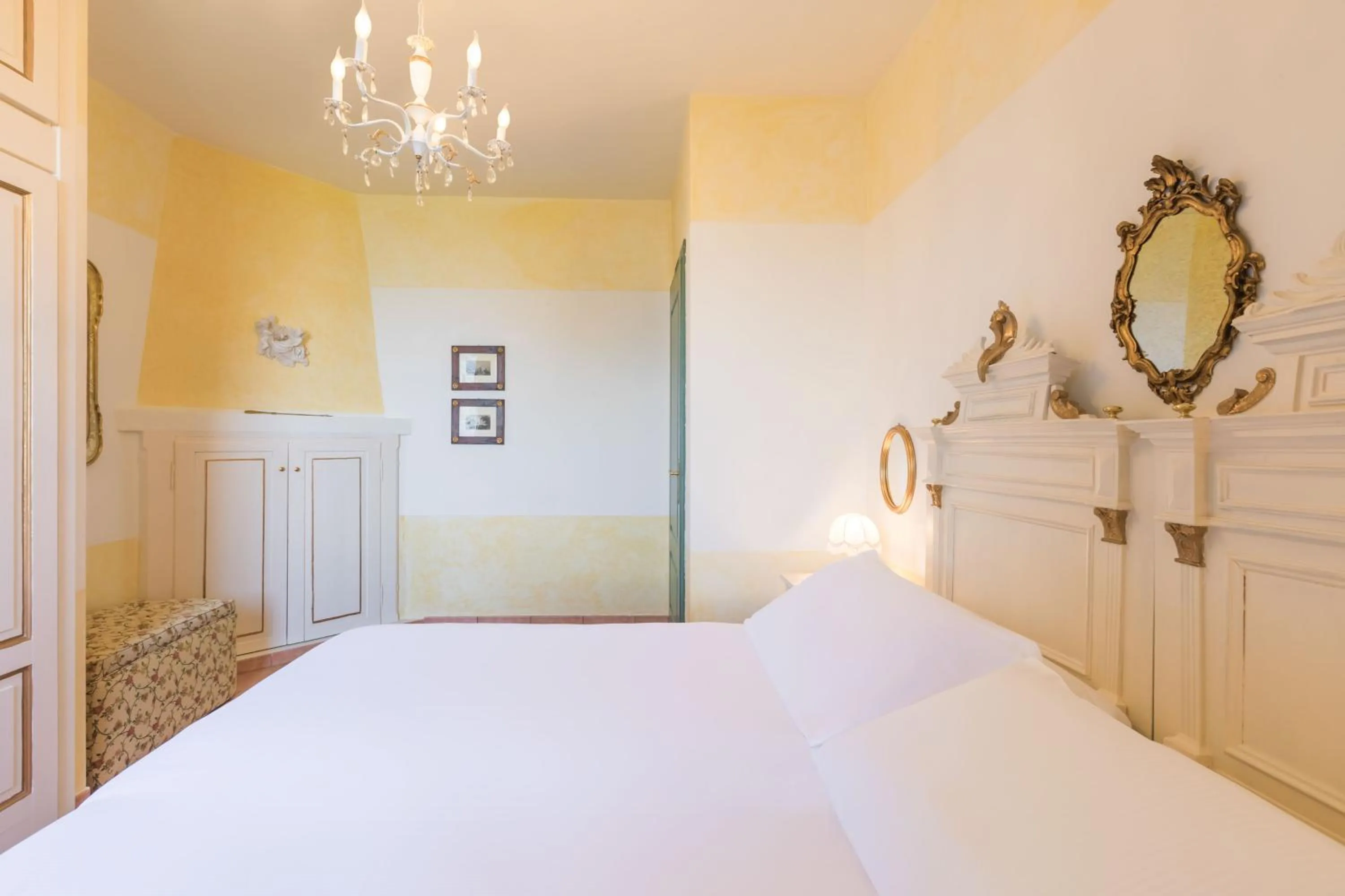 Junior Suite with Lake View - Annex in Boutique Hotel Villa Sostaga