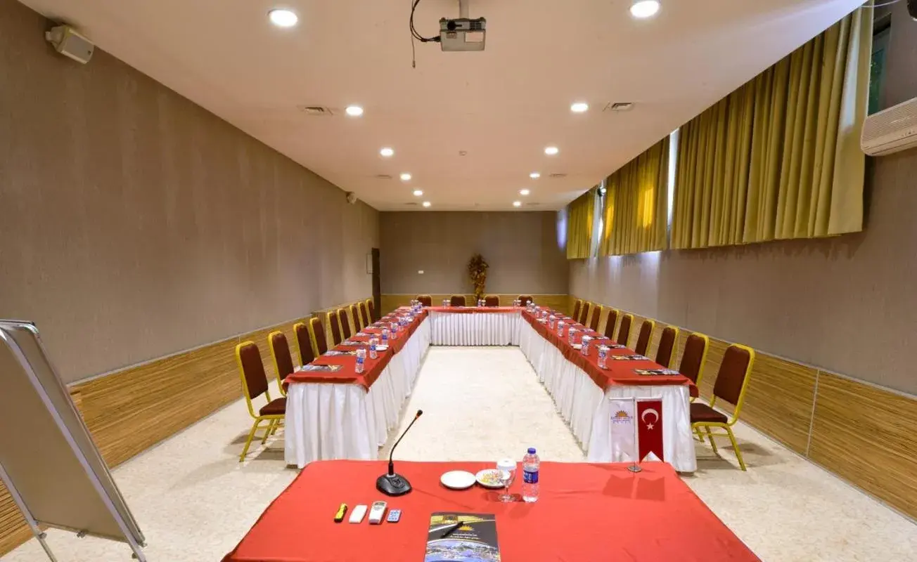 Meeting/conference room in Anadolu Hotels Esenboga Thermal