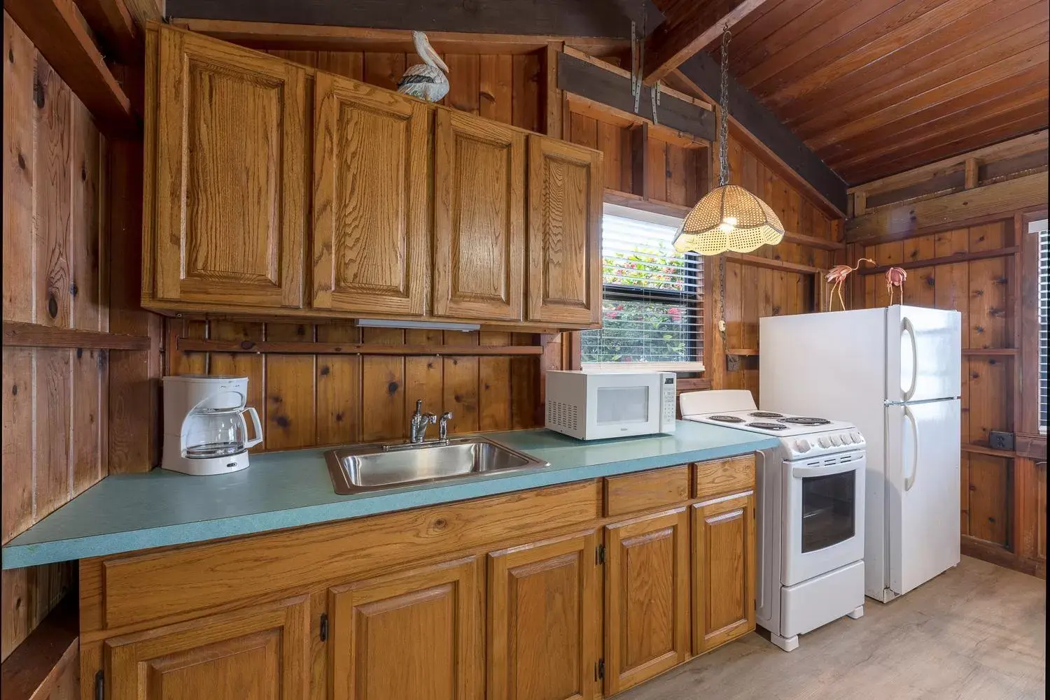 Kitchen or kitchenette, Kitchen/Kitchenette in Rock Reef Resort