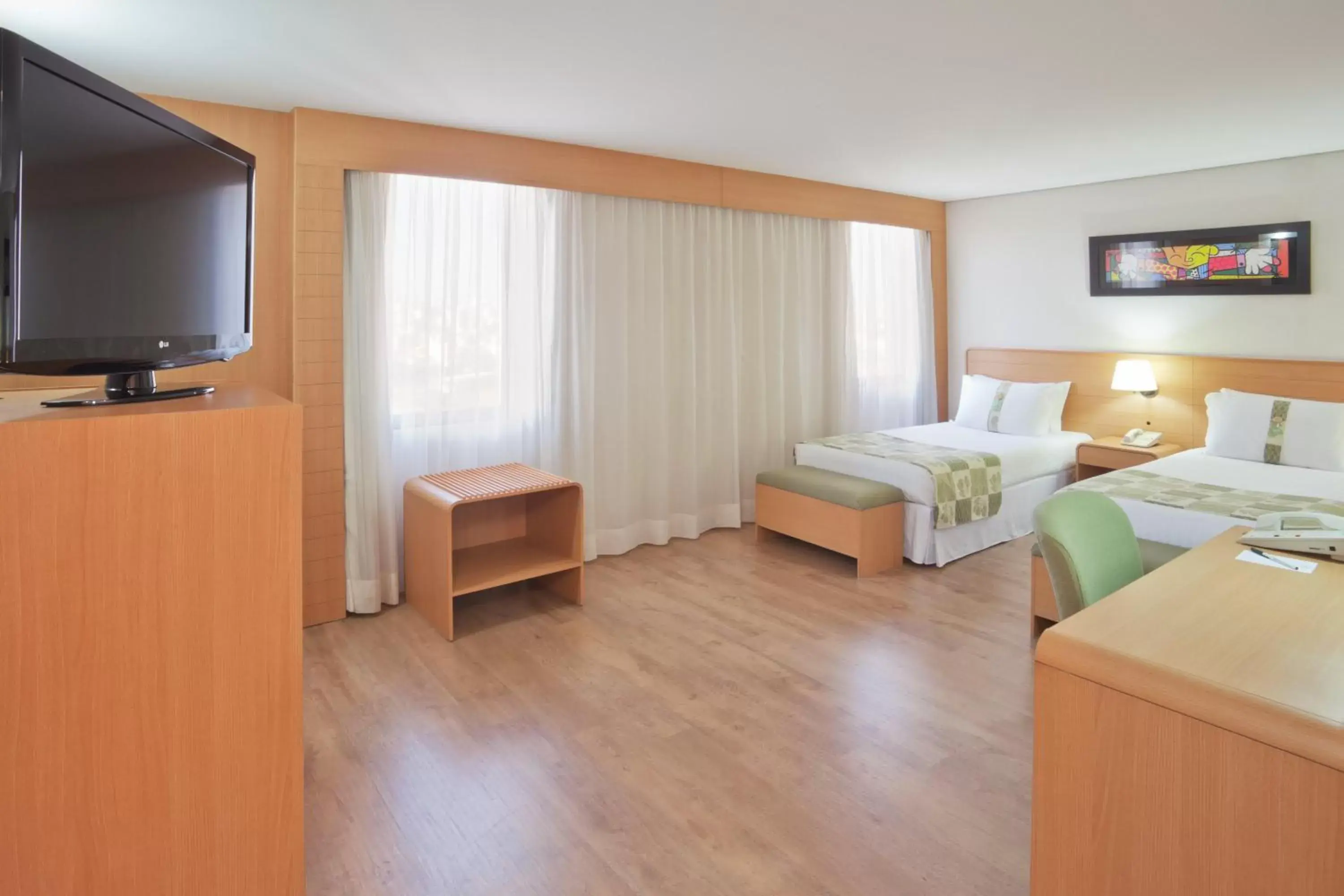 Bedroom, TV/Entertainment Center in Holiday Inn Parque Anhembi, an IHG Hotel