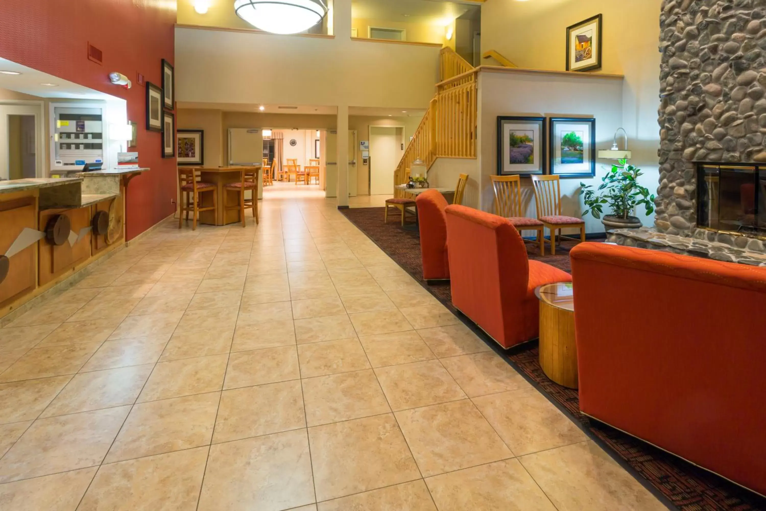 Lobby or reception in Holiday Inn Express Grants Pass by IHG Lobby or reception in Holiday Inn Express Grants Pass by IHG