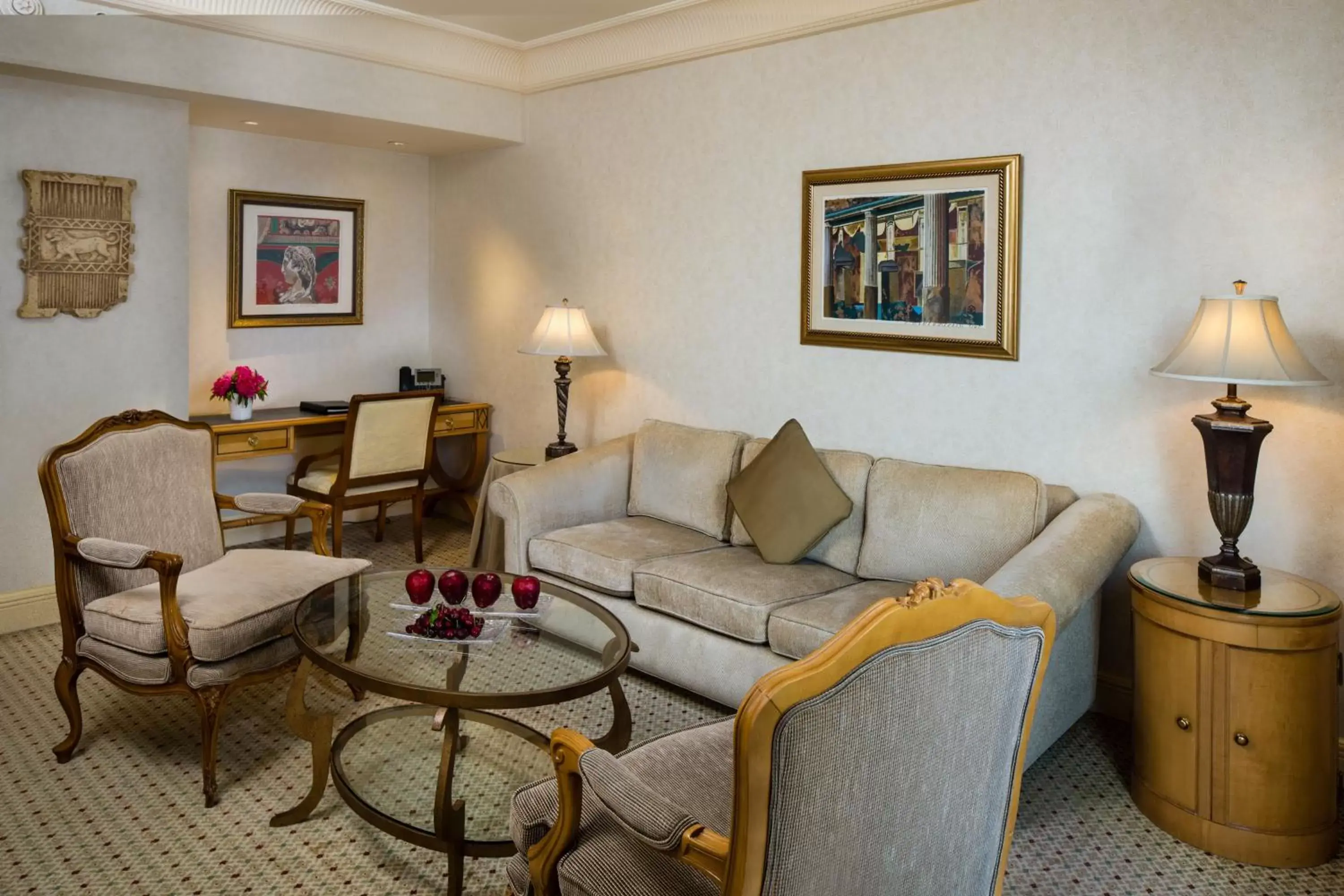 Living room, Seating Area in InterContinental Phoenicia Beirut, an IHG Hotel