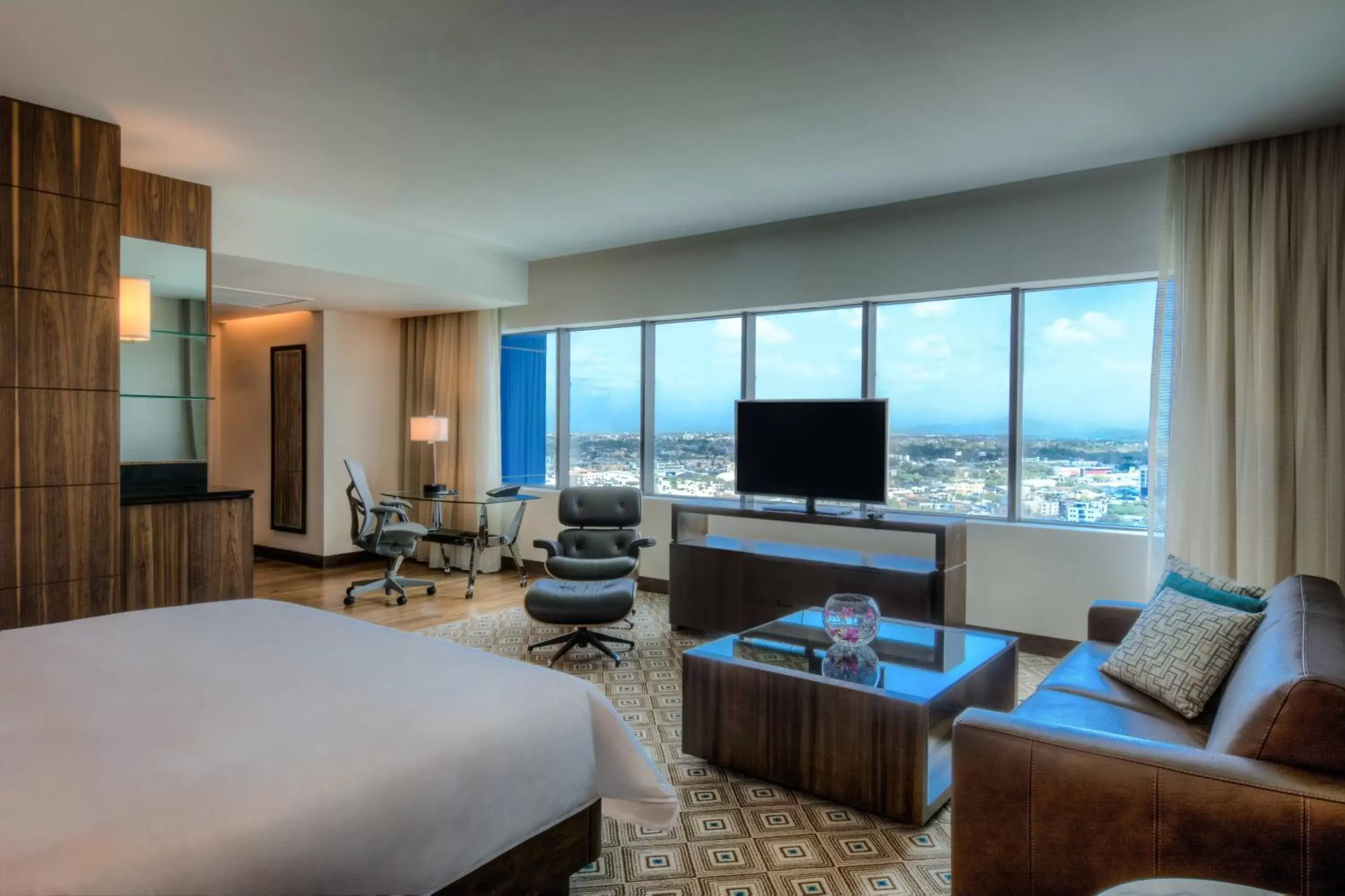 Photo of the whole room, Seating Area in JW Marriott Hotel Santo Domingo