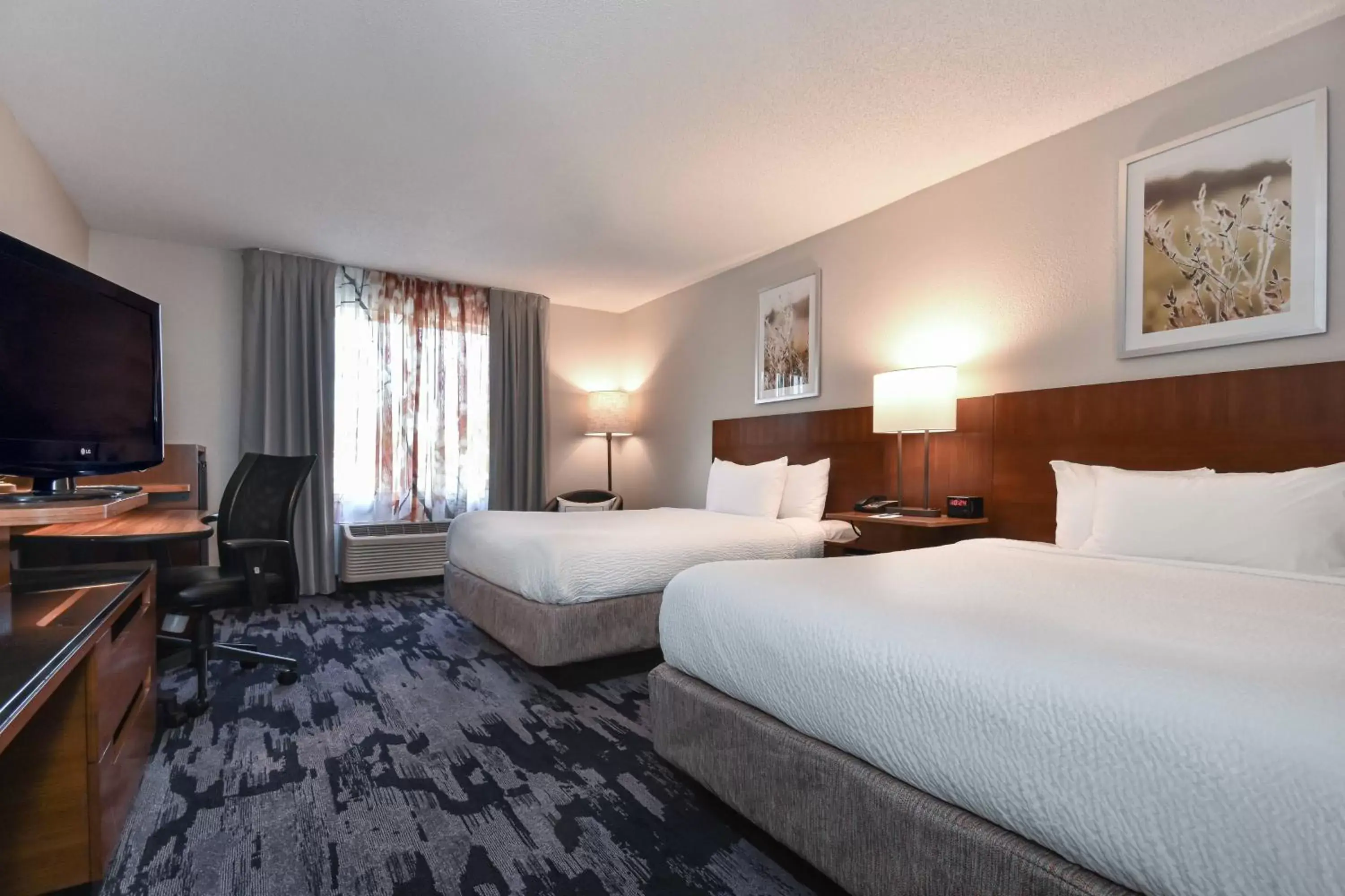 Photo of the whole room, Bed in Fairfield Inn by Marriott Columbia Northwest / Harbison