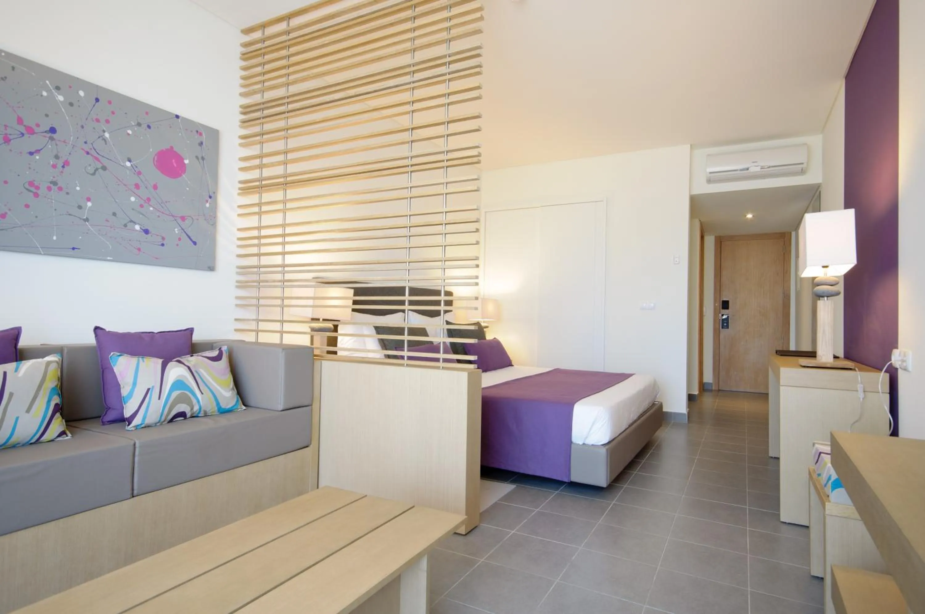 Bed in Oasis Salinas Sea