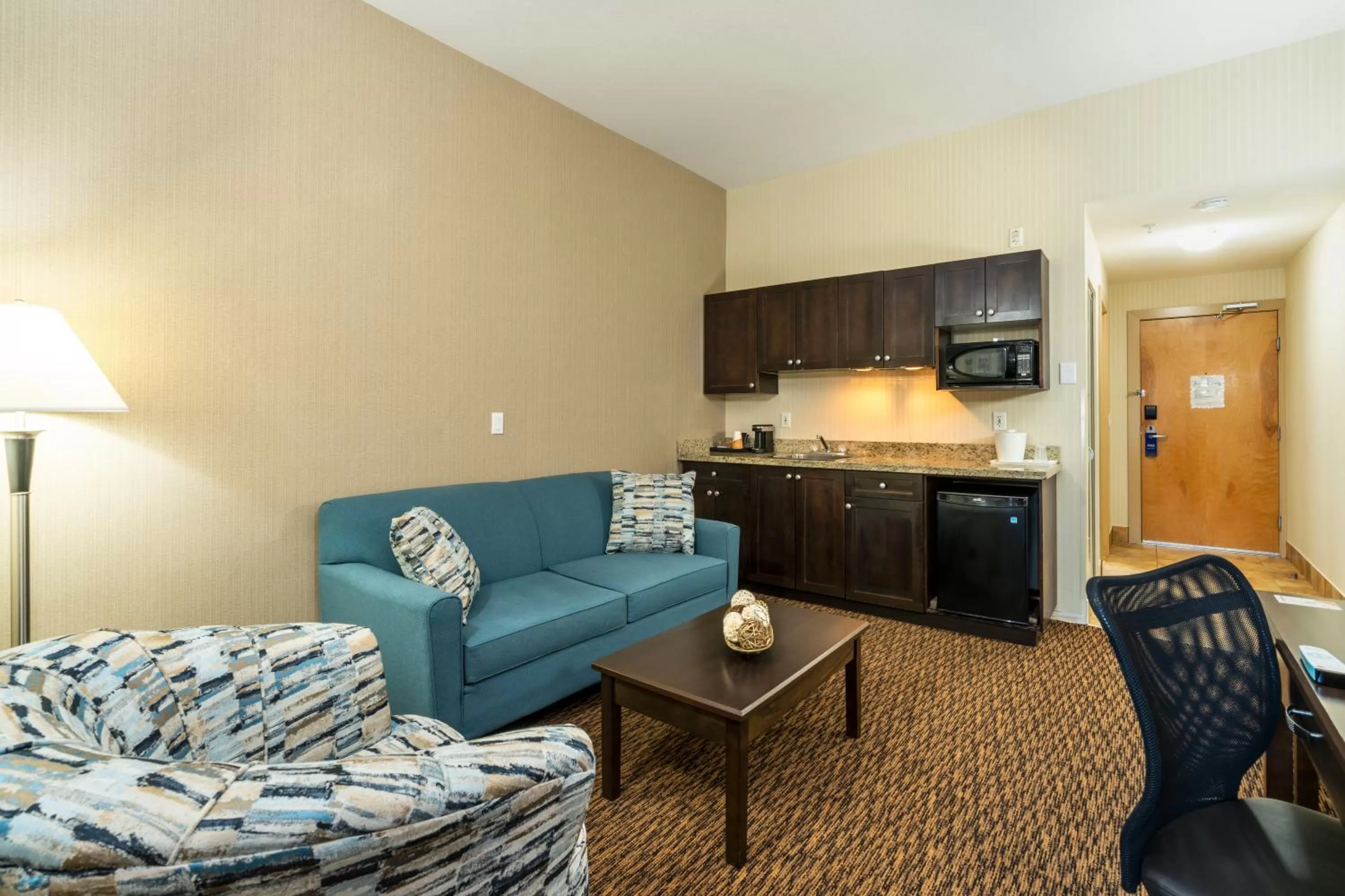Coffee/tea facilities in Comfort Inn & Suites