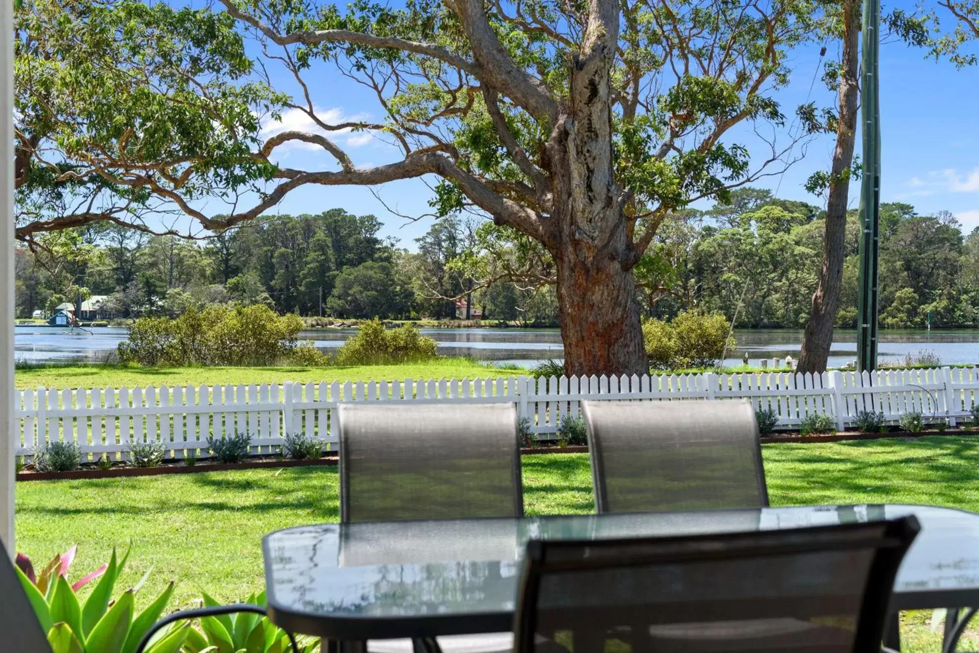 Garden in Calm Waters Waterfront Cottages