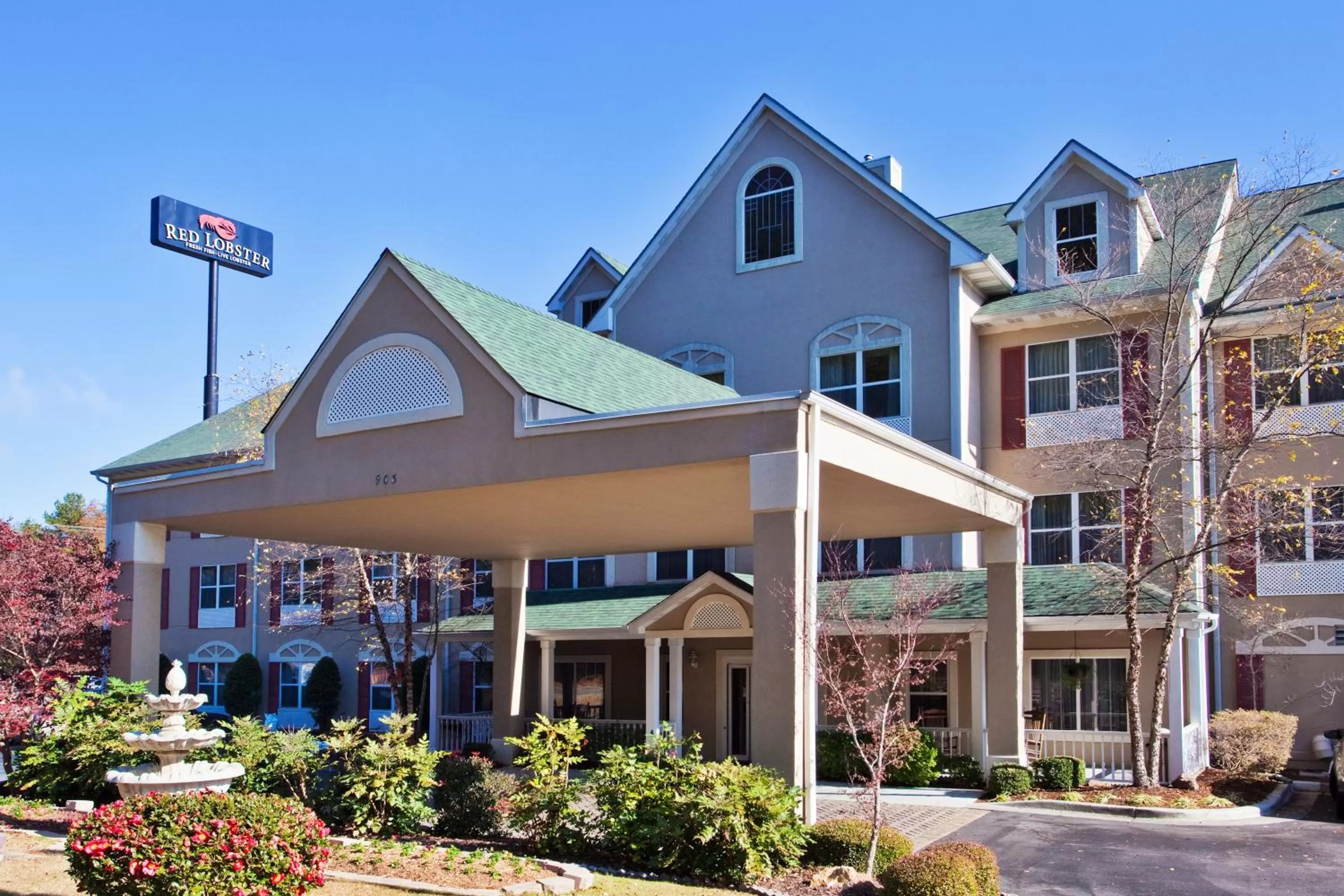 Property building in Country Inn & Suites by Radisson, Dalton, GA