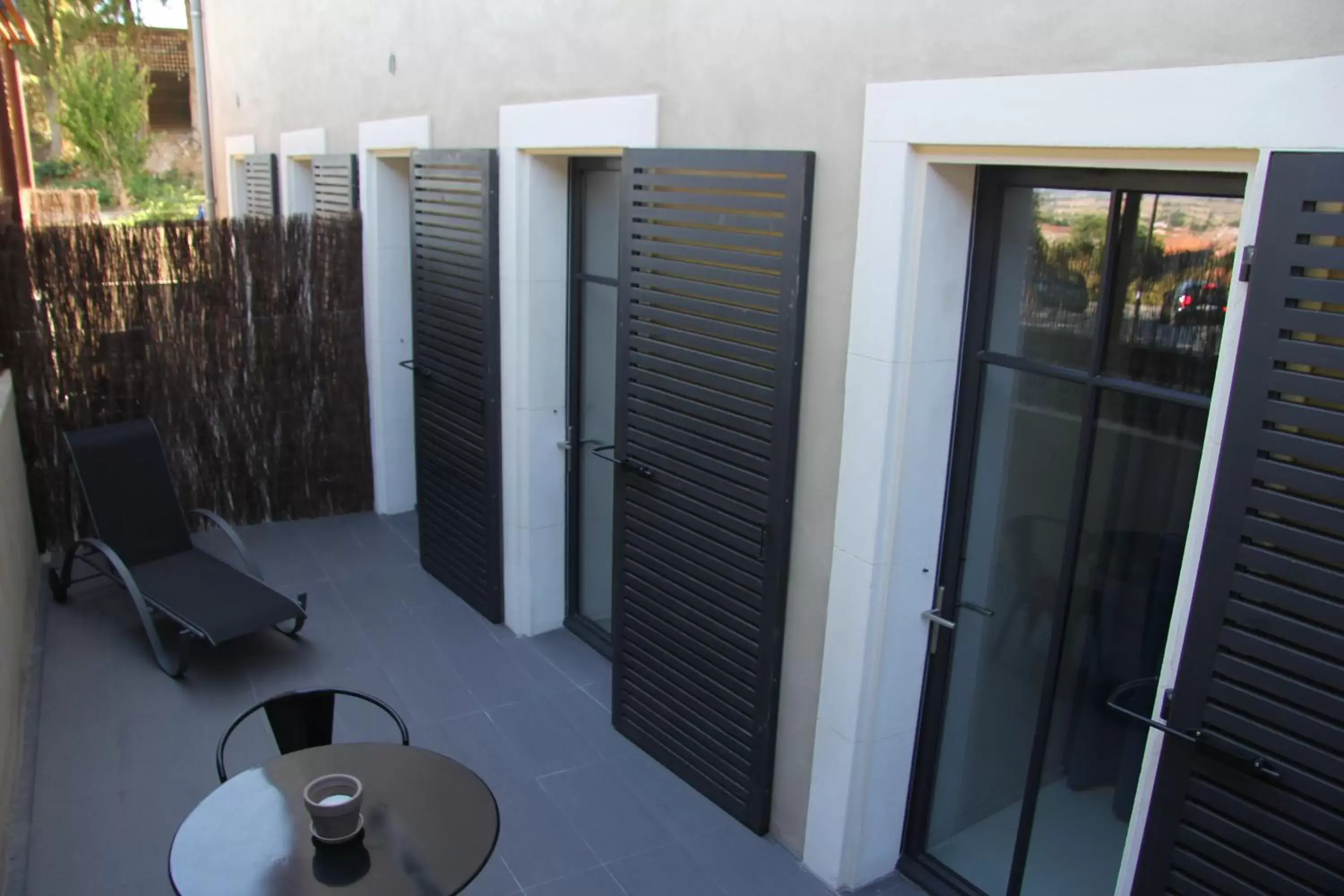 Patio, Bathroom in Hotel Pont Levis - Franck Putelat