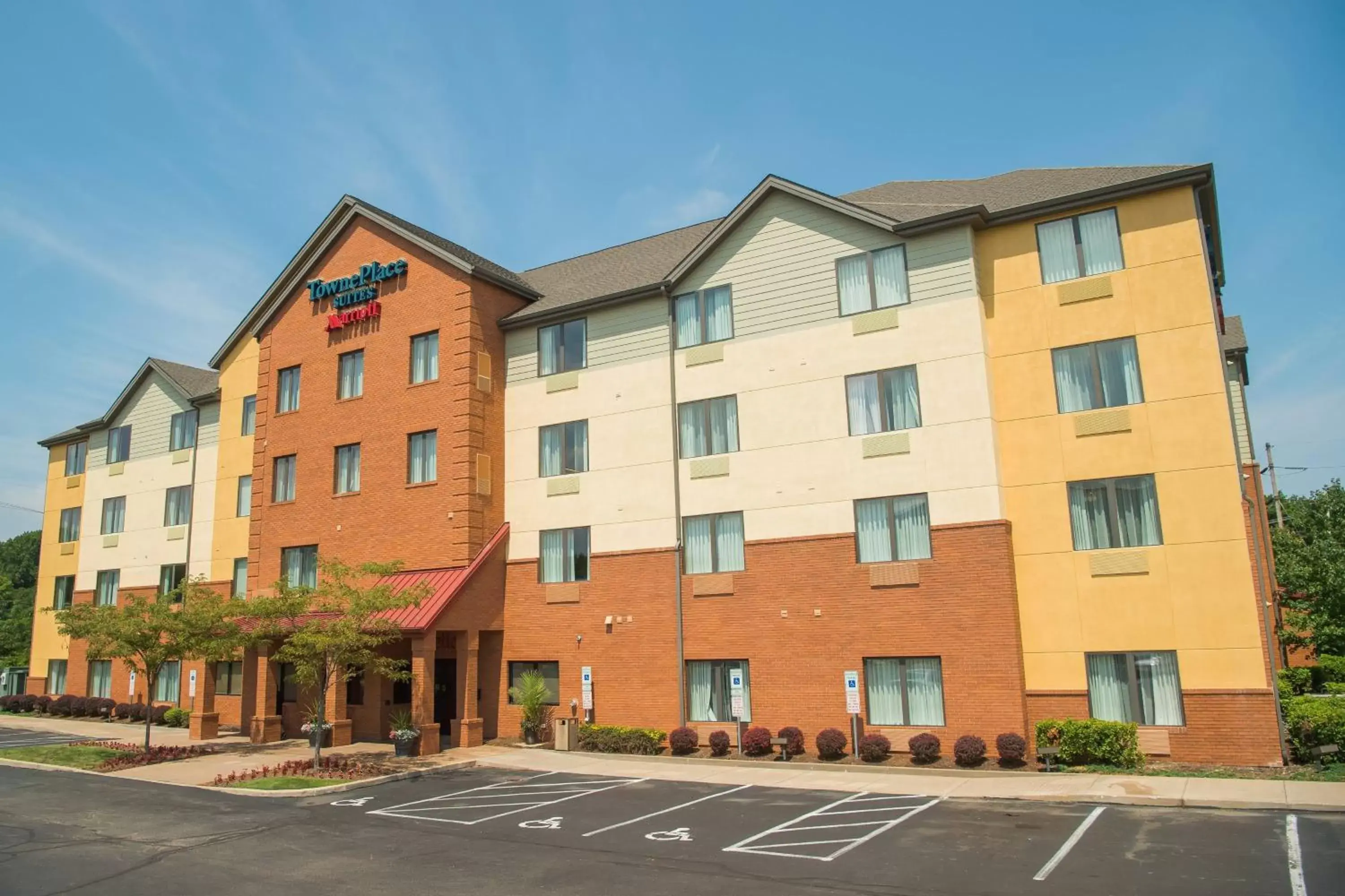 Property Building in TownePlace Suites by Marriott Erie