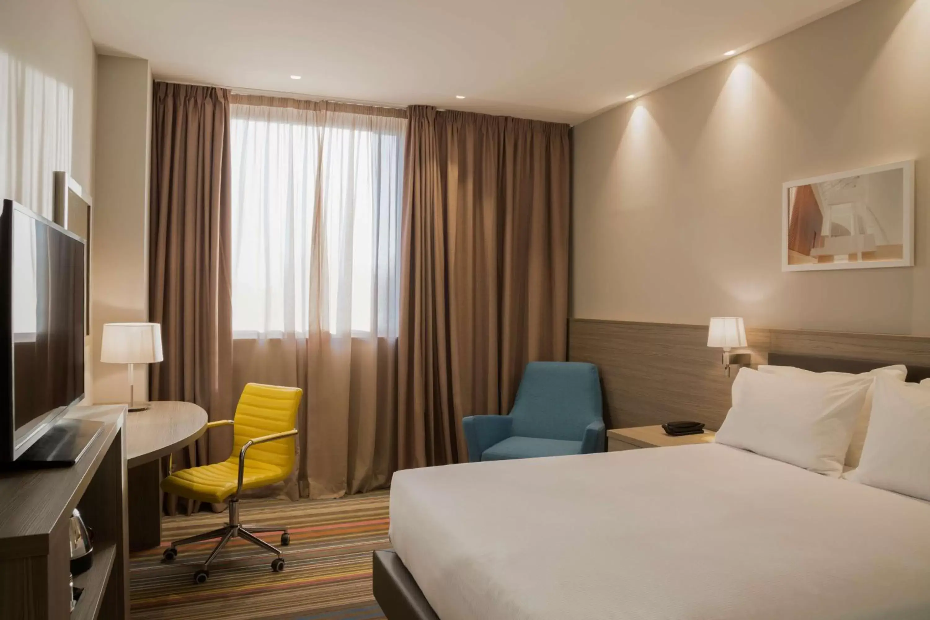 Bedroom, Bed in Hampton By Hilton Rome East