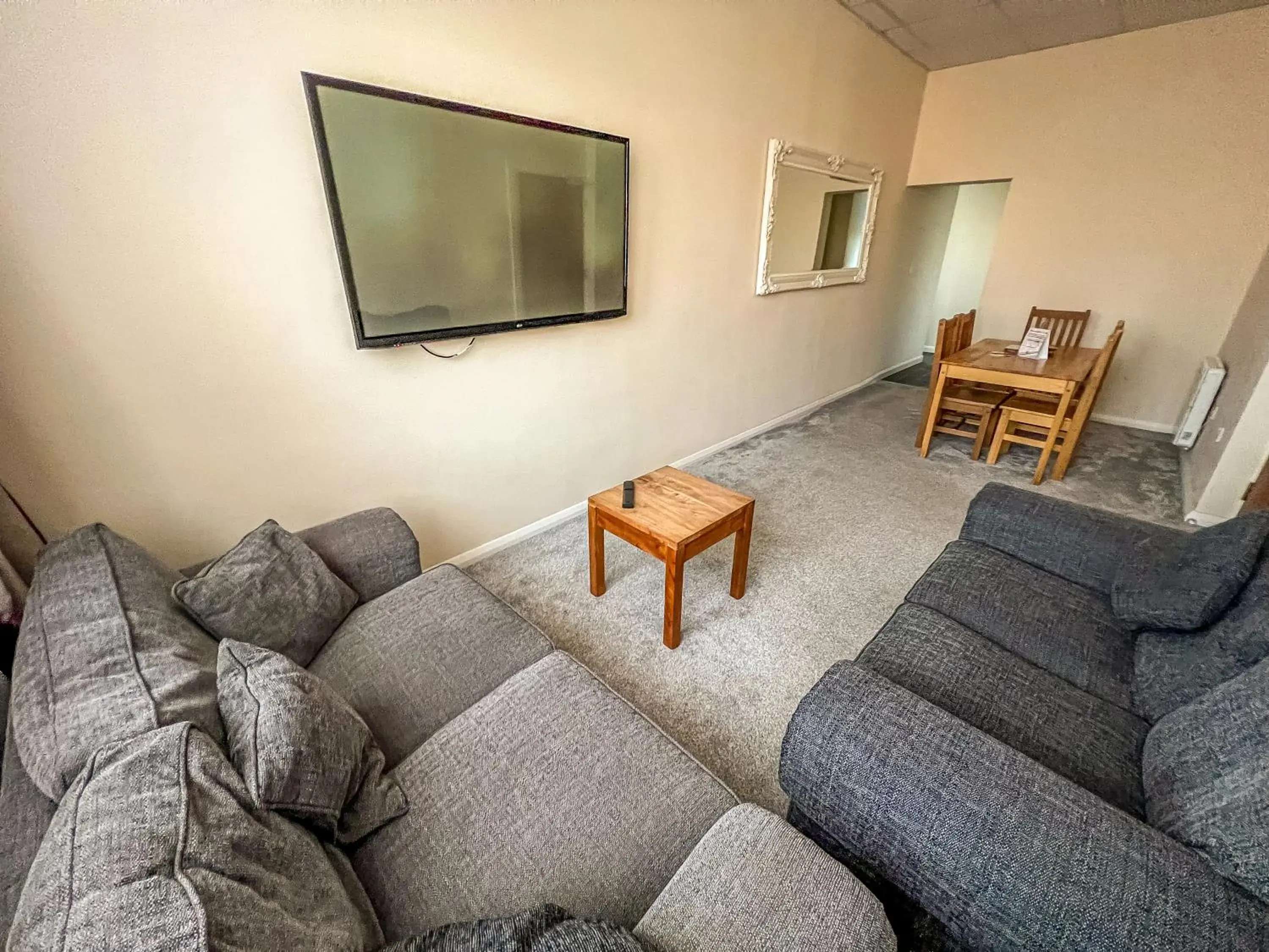 Living room, Seating Area in County Hall Apartment Hotel