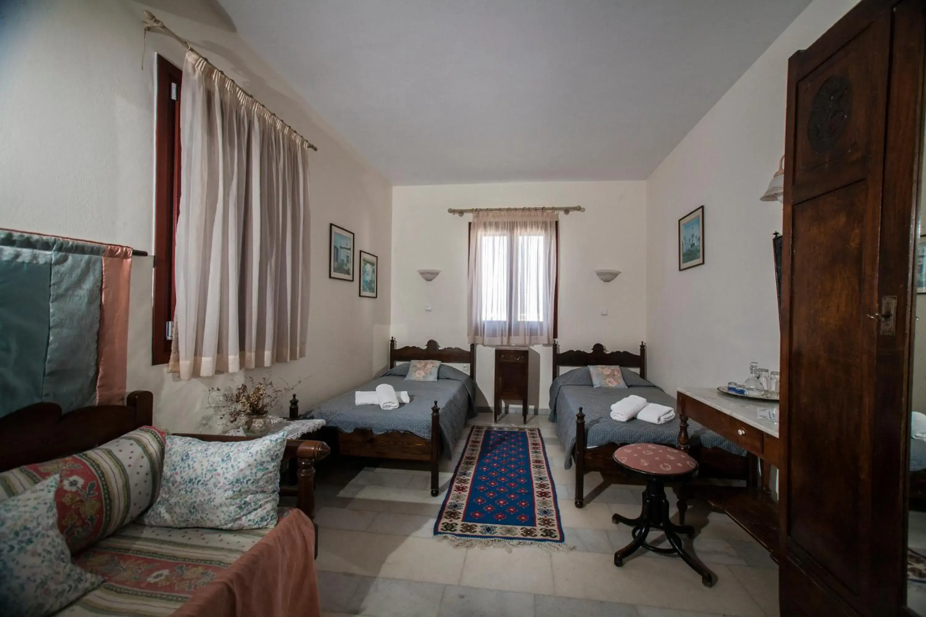 Bedroom, Seating Area in Chateau Zevgoli