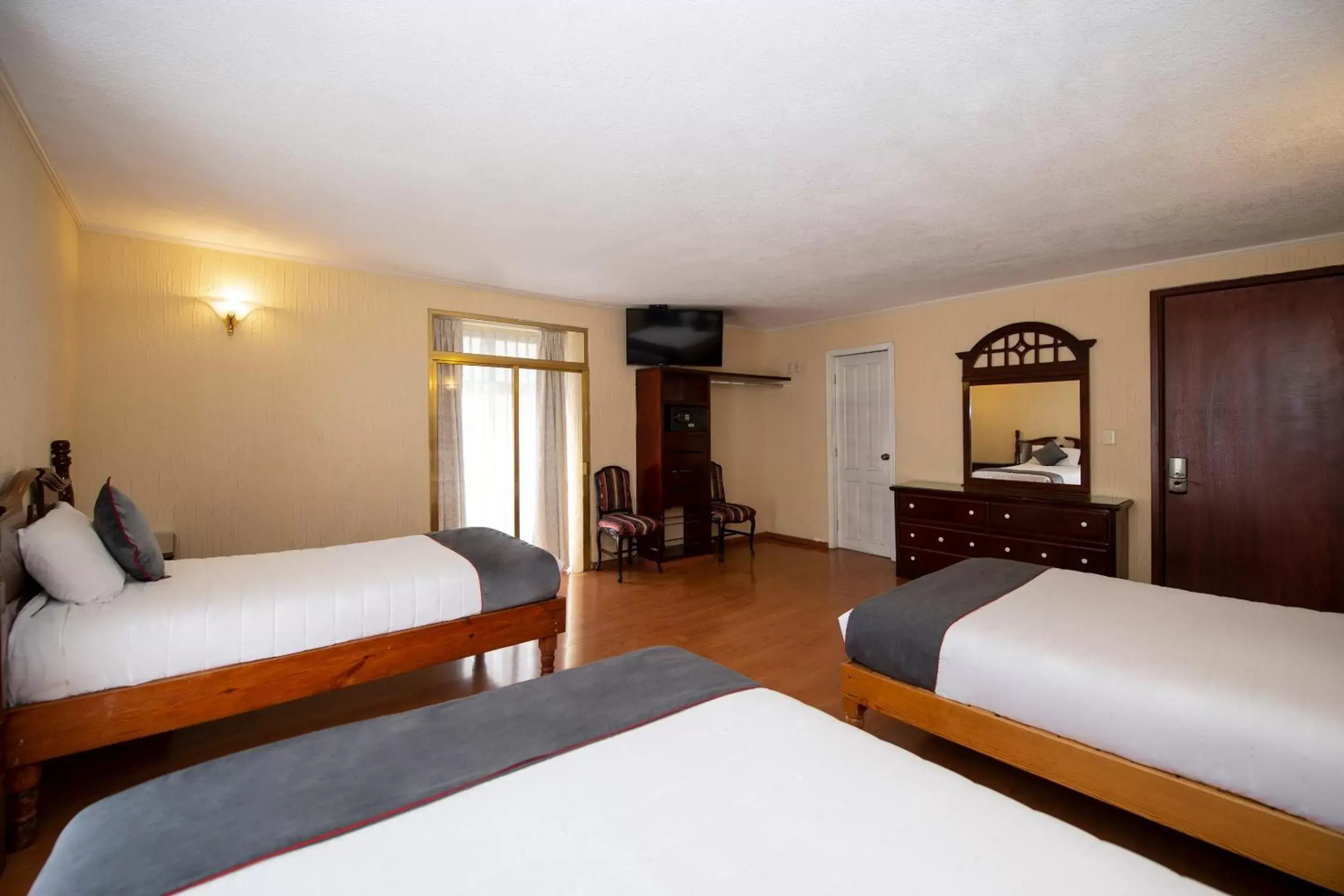 Bedroom, Bed in Hotel Senorial