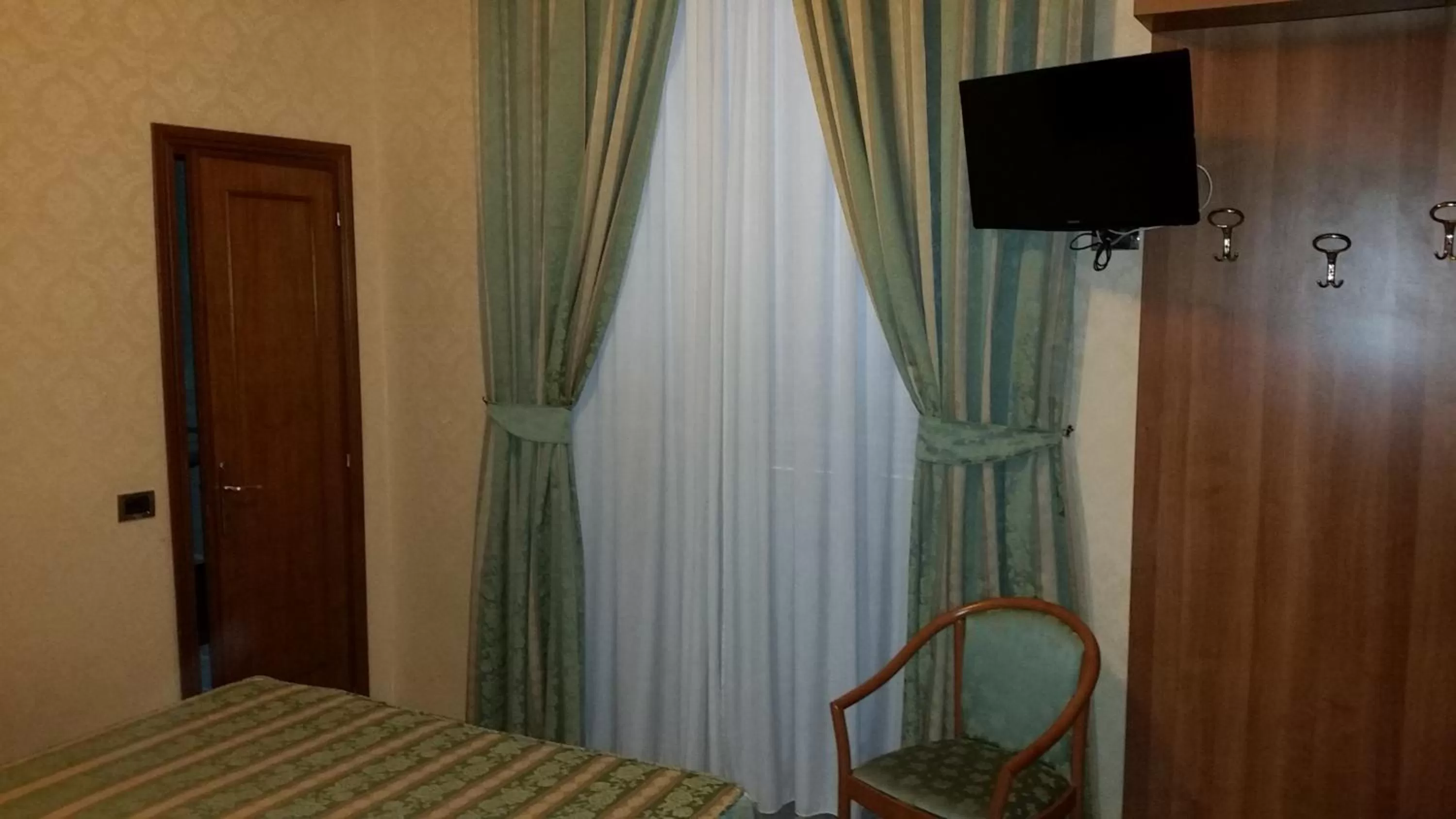 TV and multimedia, Bed in Hotel Teti