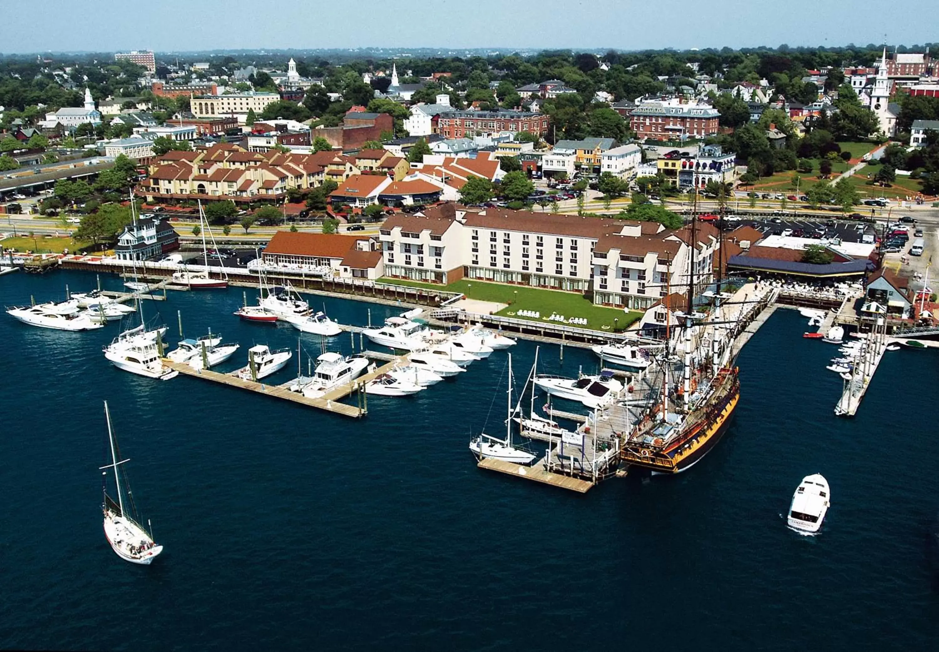 Facade/entrance, Bird's-eye View in The Newport Harbor Hotel & Marina