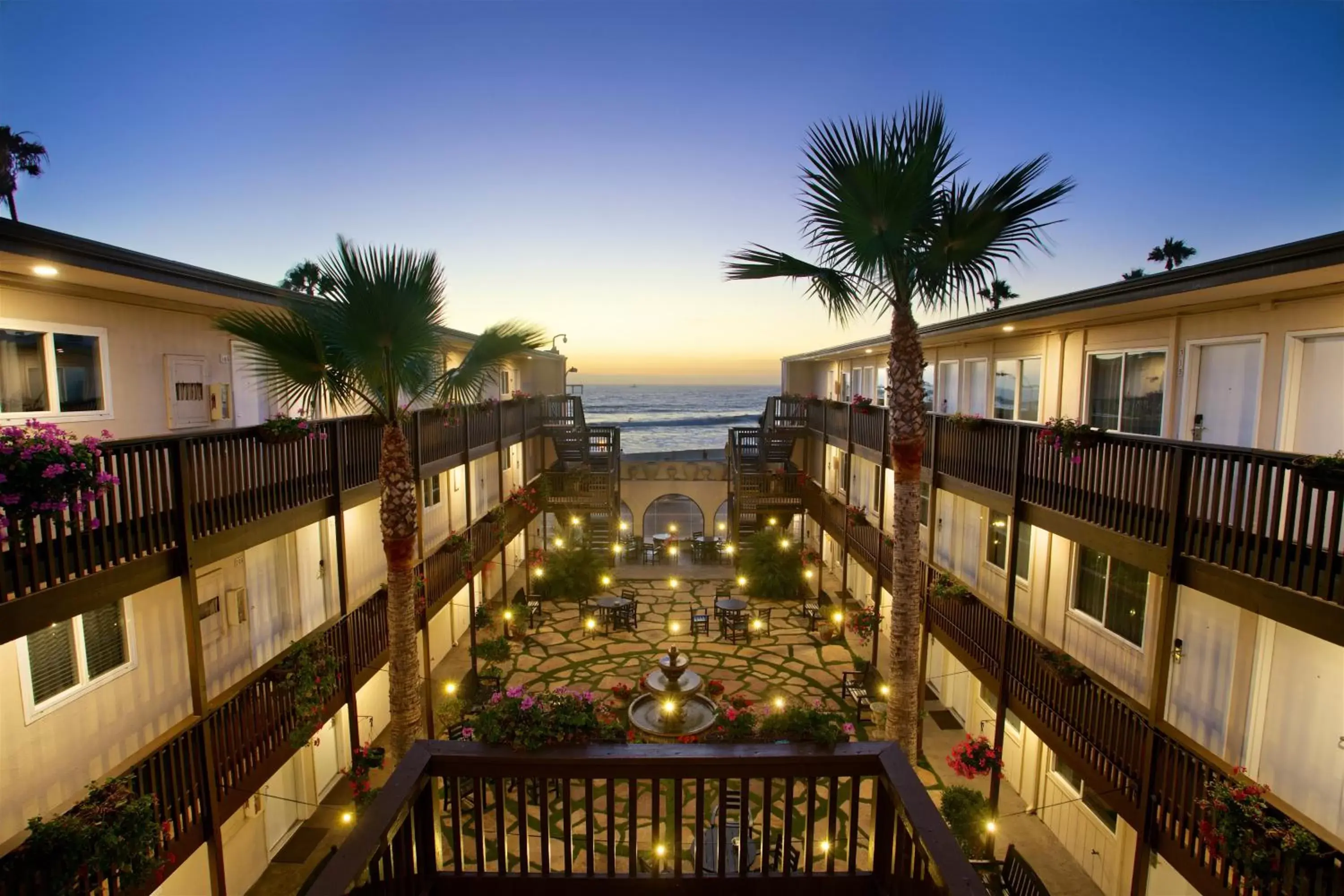Garden, Balcony/Terrace in Ocean Beach Hotel