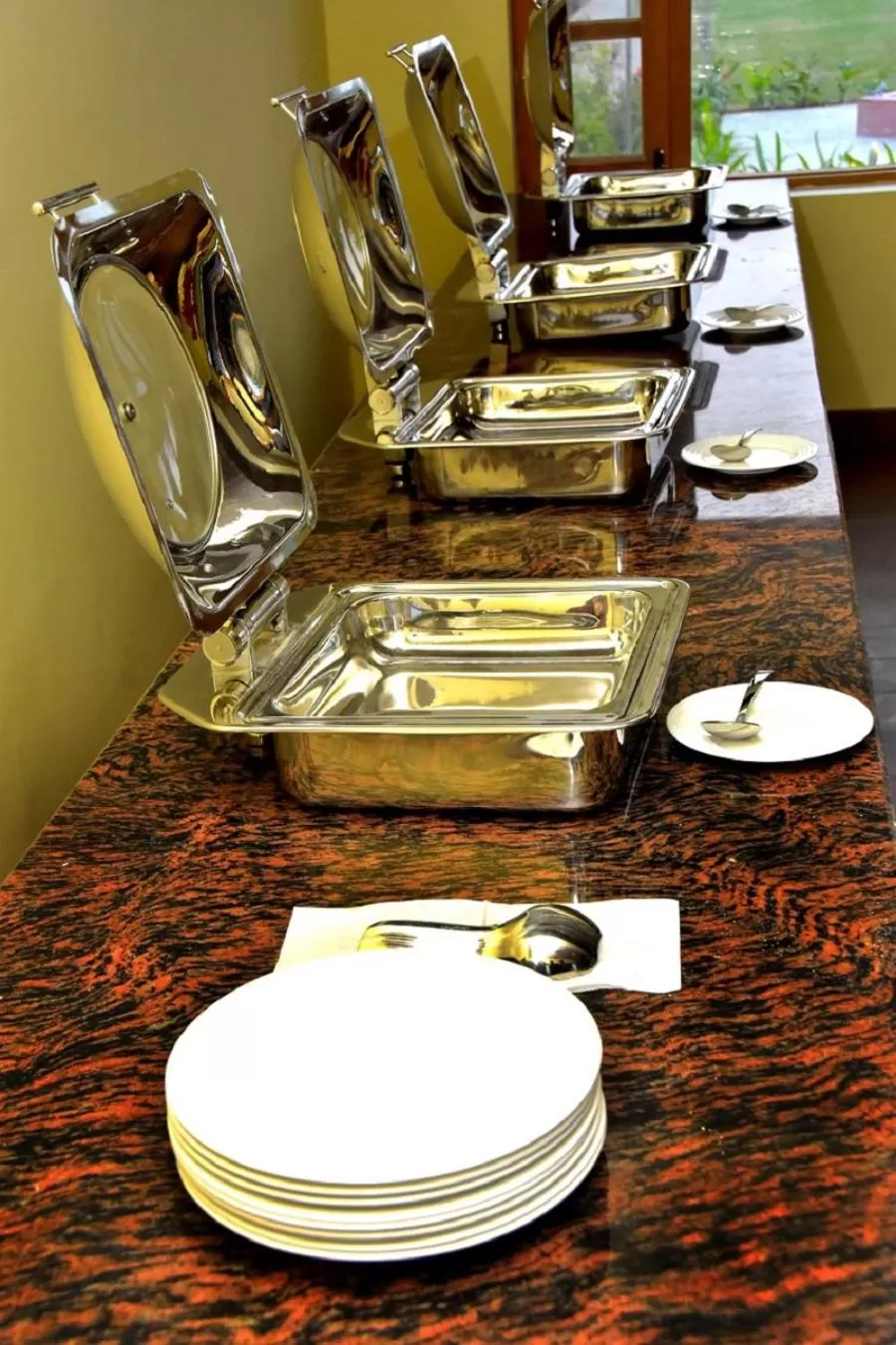 Restaurant/places to eat in Madho Bagh