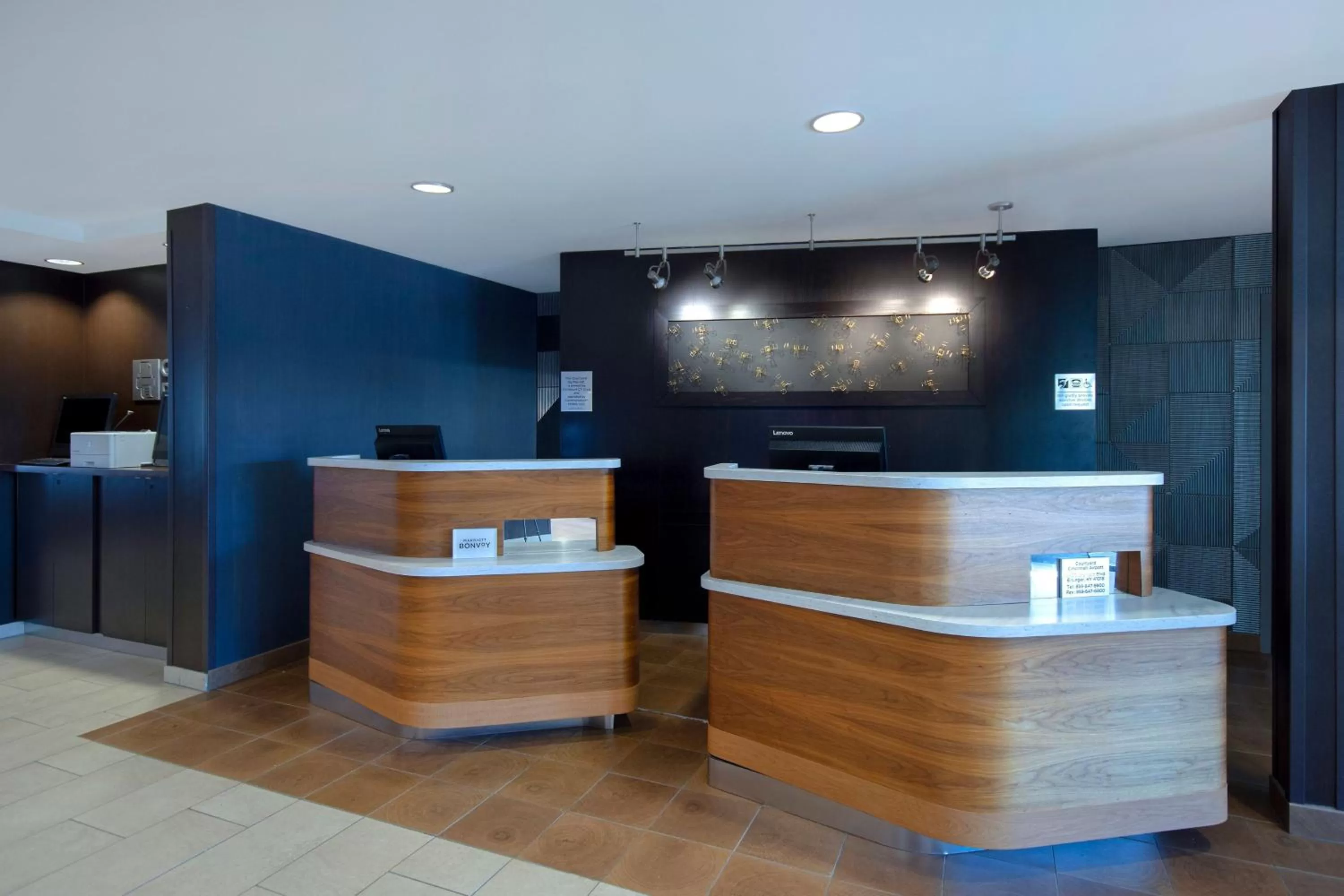 Lobby or reception in Courtyard by Marriott Cincinnati Airport