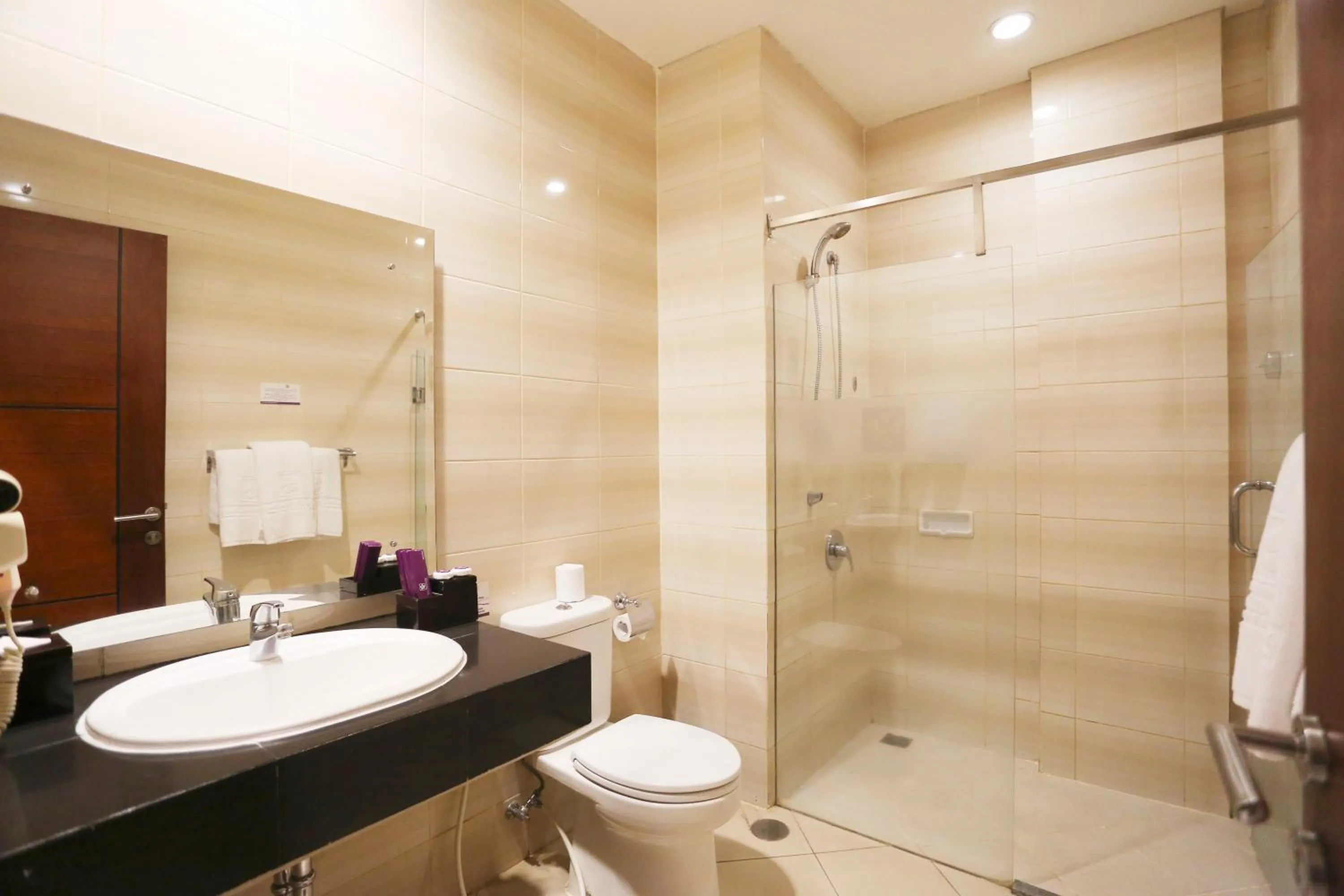 Bathroom in Kuta Central Park Hotel