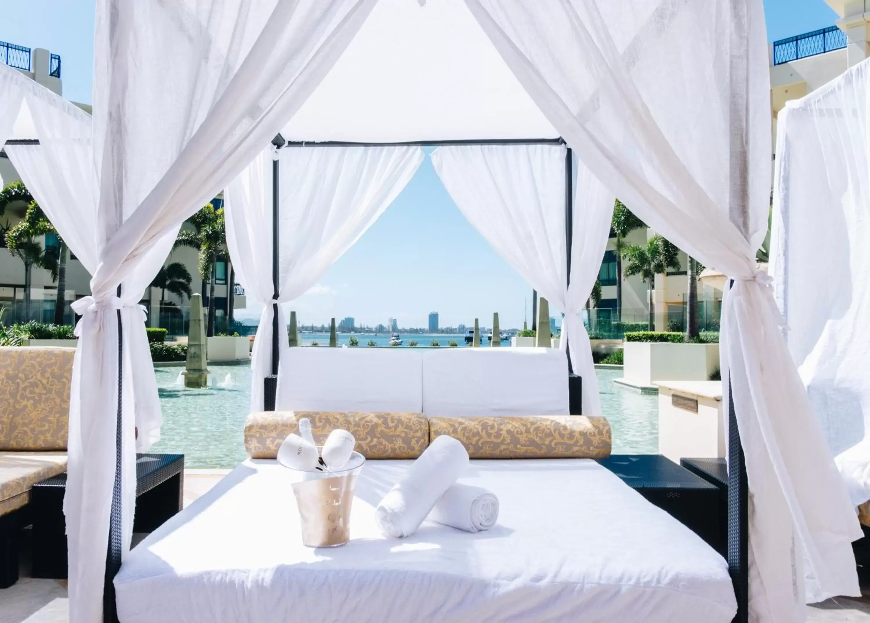 Pool view, Bed in Imperial Hotel Gold Coast Pool view, Bed in Imperial Hotel Gold Coast