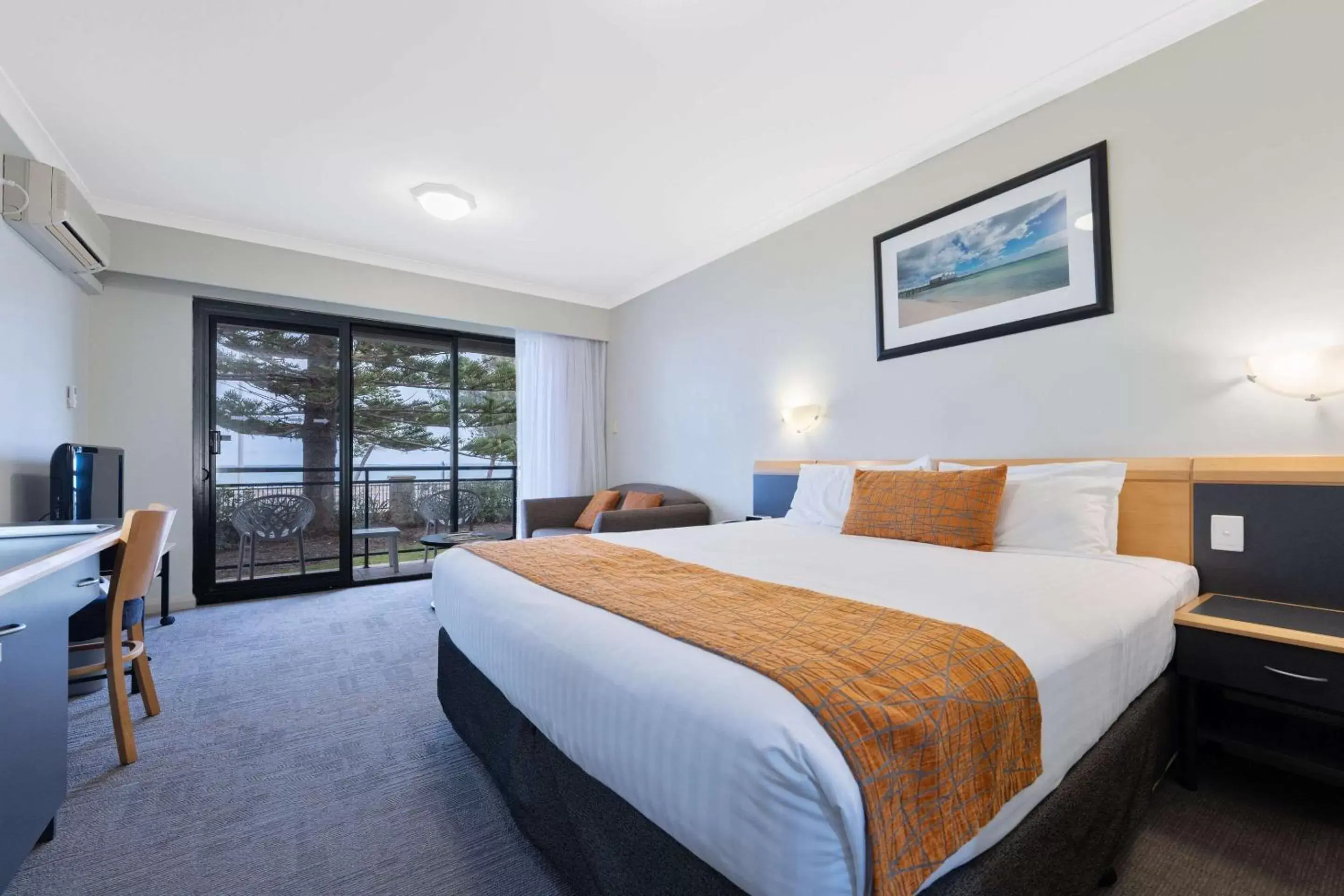 Bedroom, Bed in Quality Resort Sorrento Beach