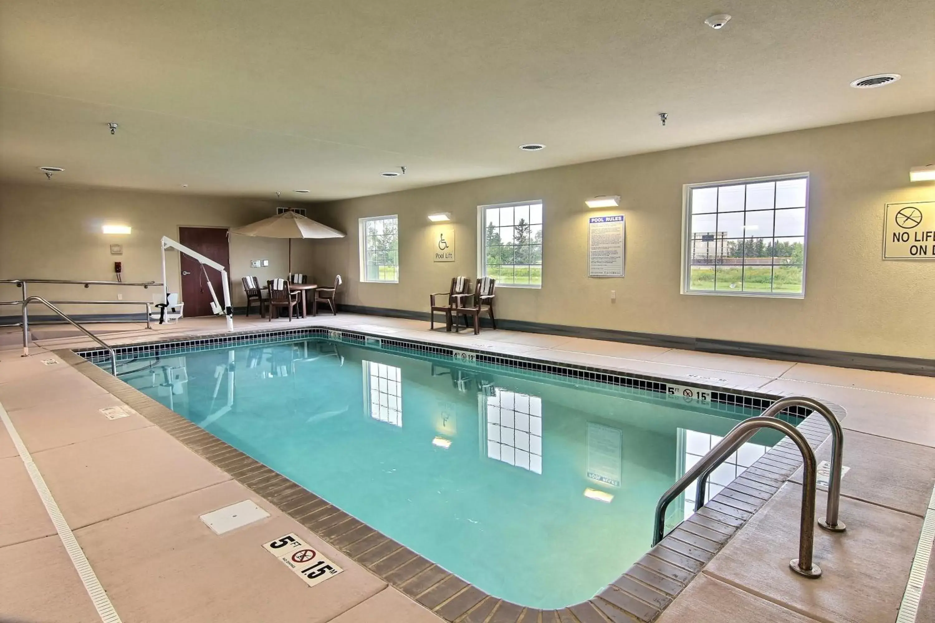 Swimming Pool in Cobblestone Hotel and Suites - Crookston