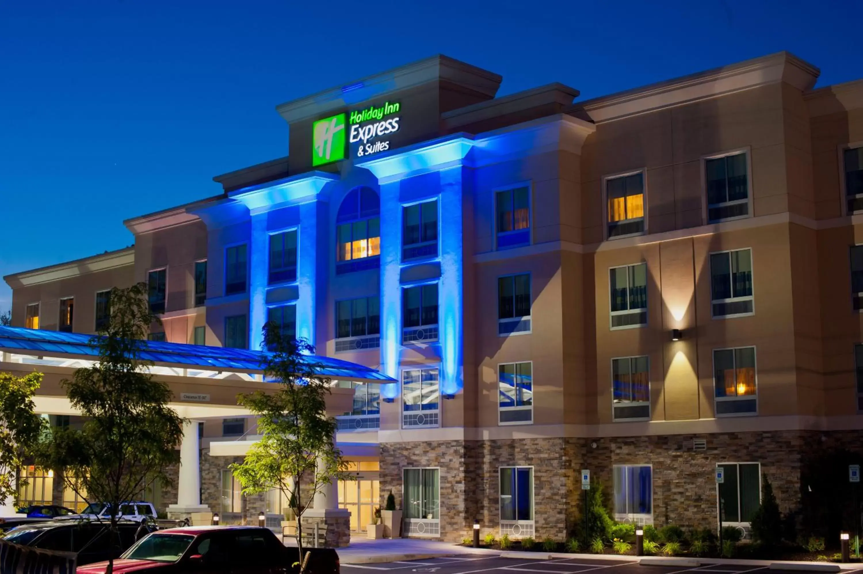 Property Building in Holiday Inn Express & Suites Columbus-Easton Area